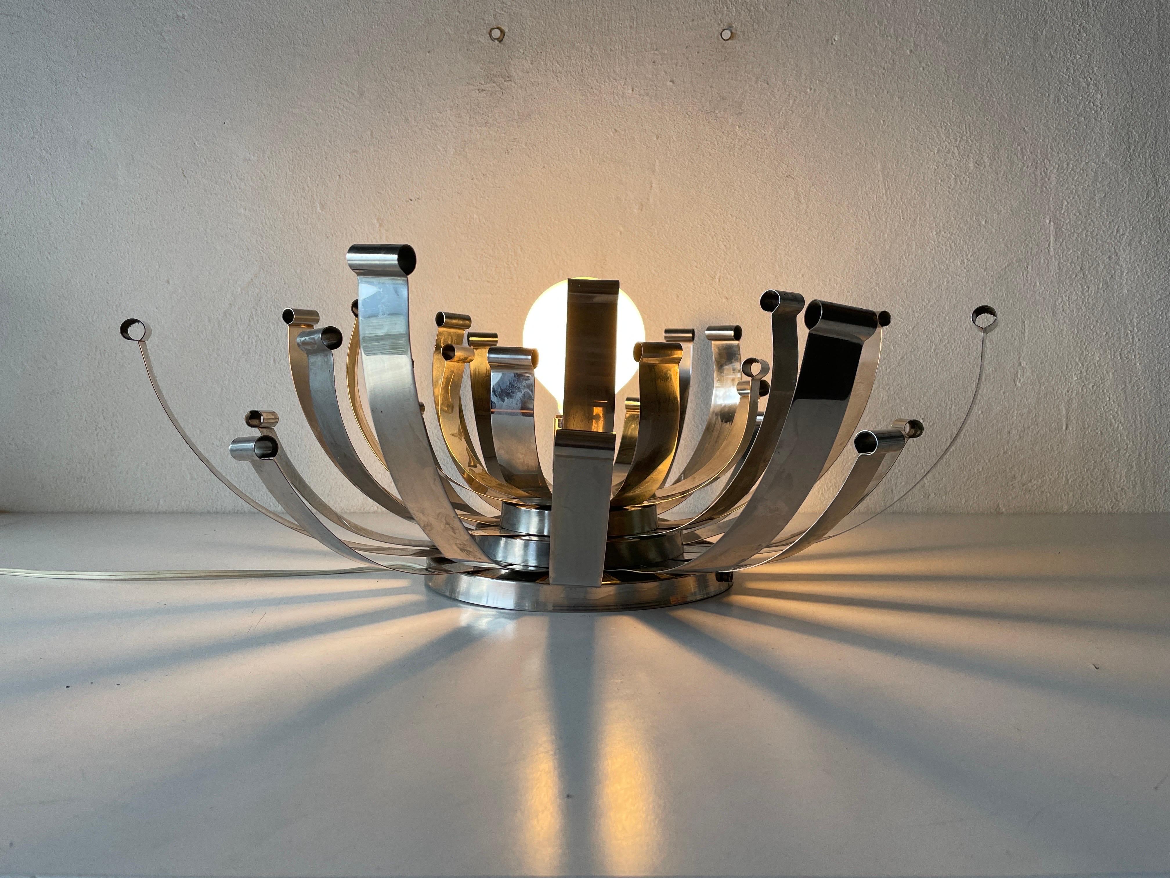Grande lampe  montage encastre au design atomique de Reggiani, 1970, Italie 2