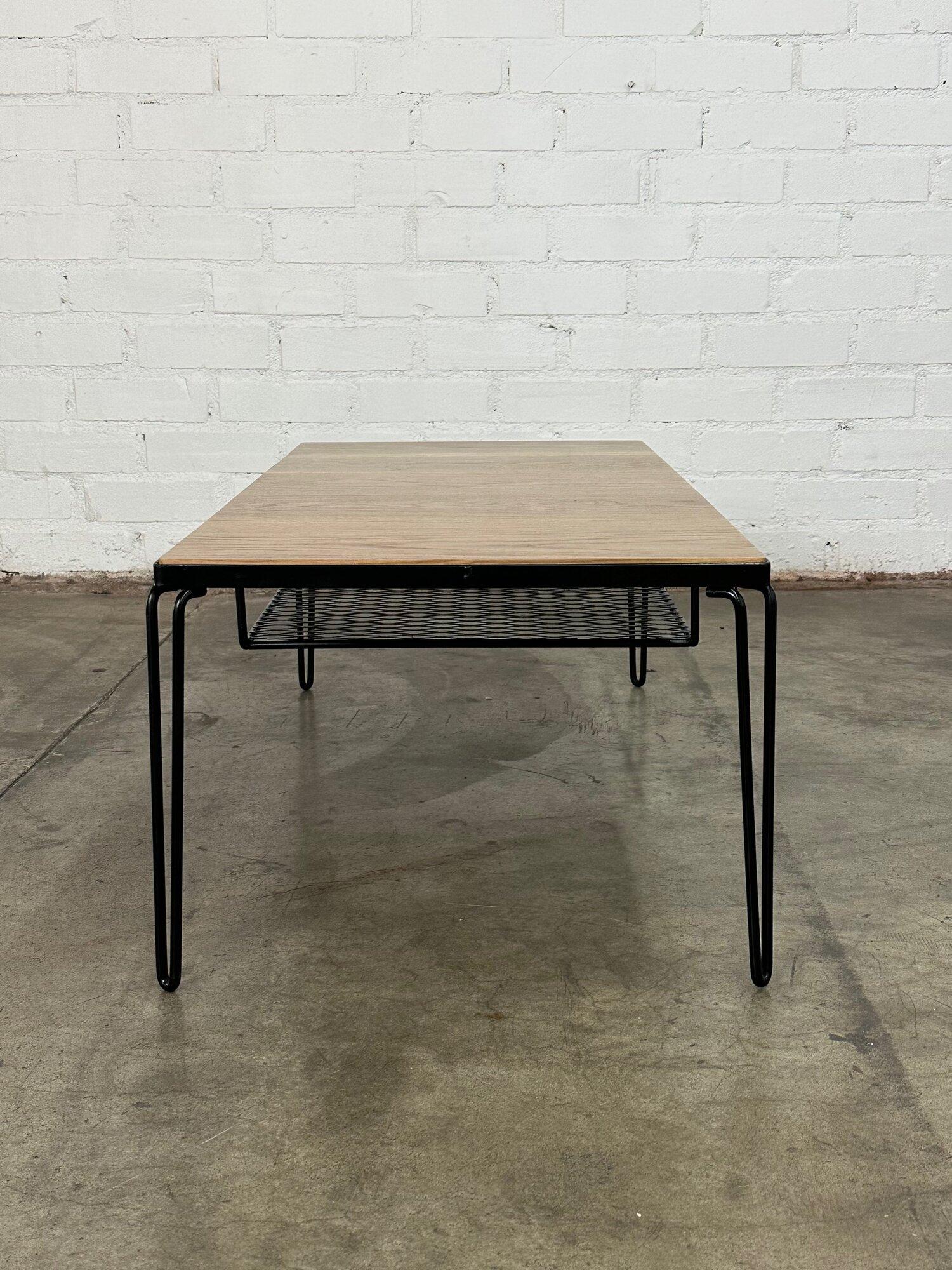 Atomic iron and oak coffee table For Sale 5