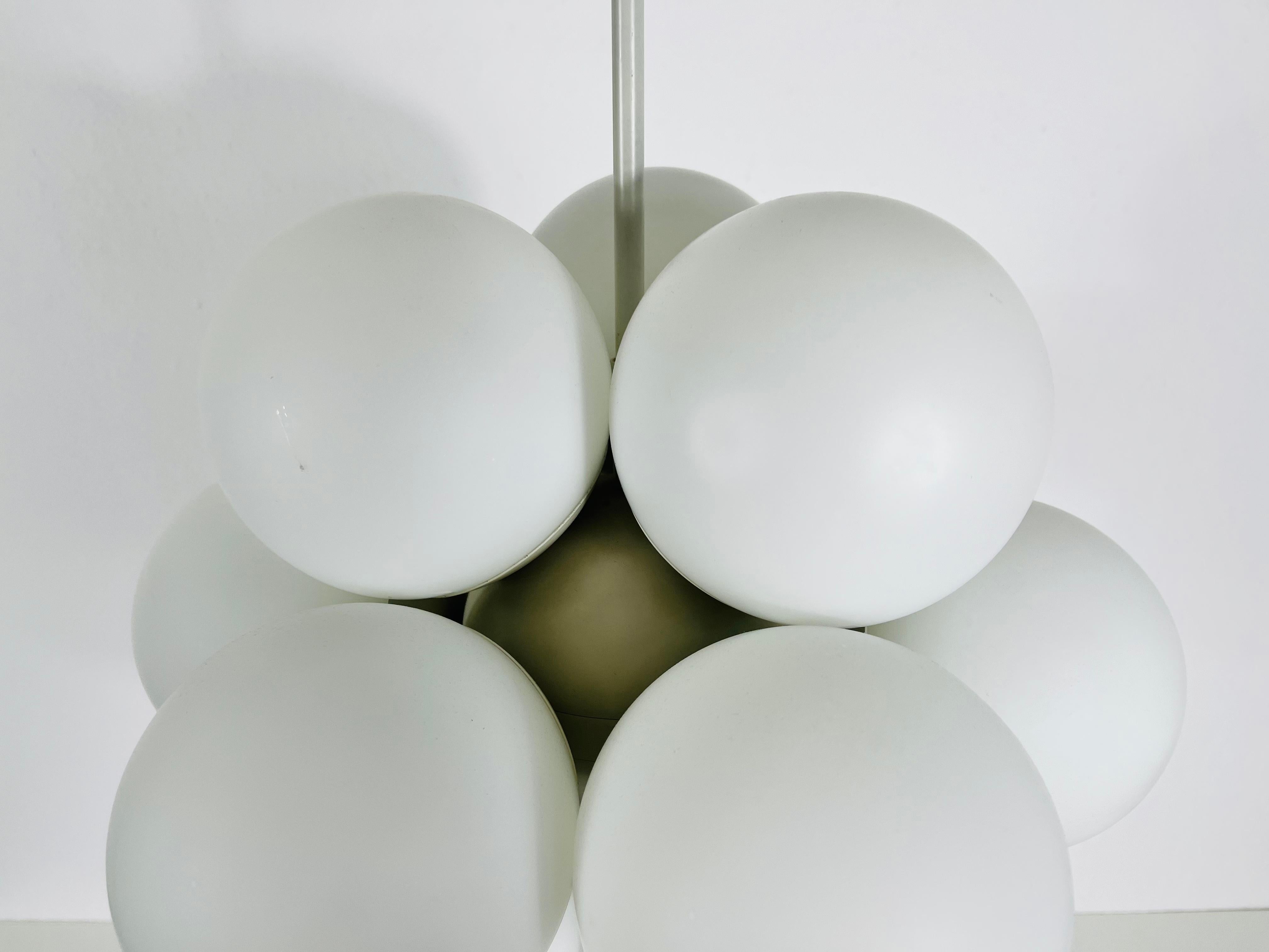 Atomic Kaiser Midcentury White 12- Arm Space Age Chandelier, 1960s, Germany For Sale 2