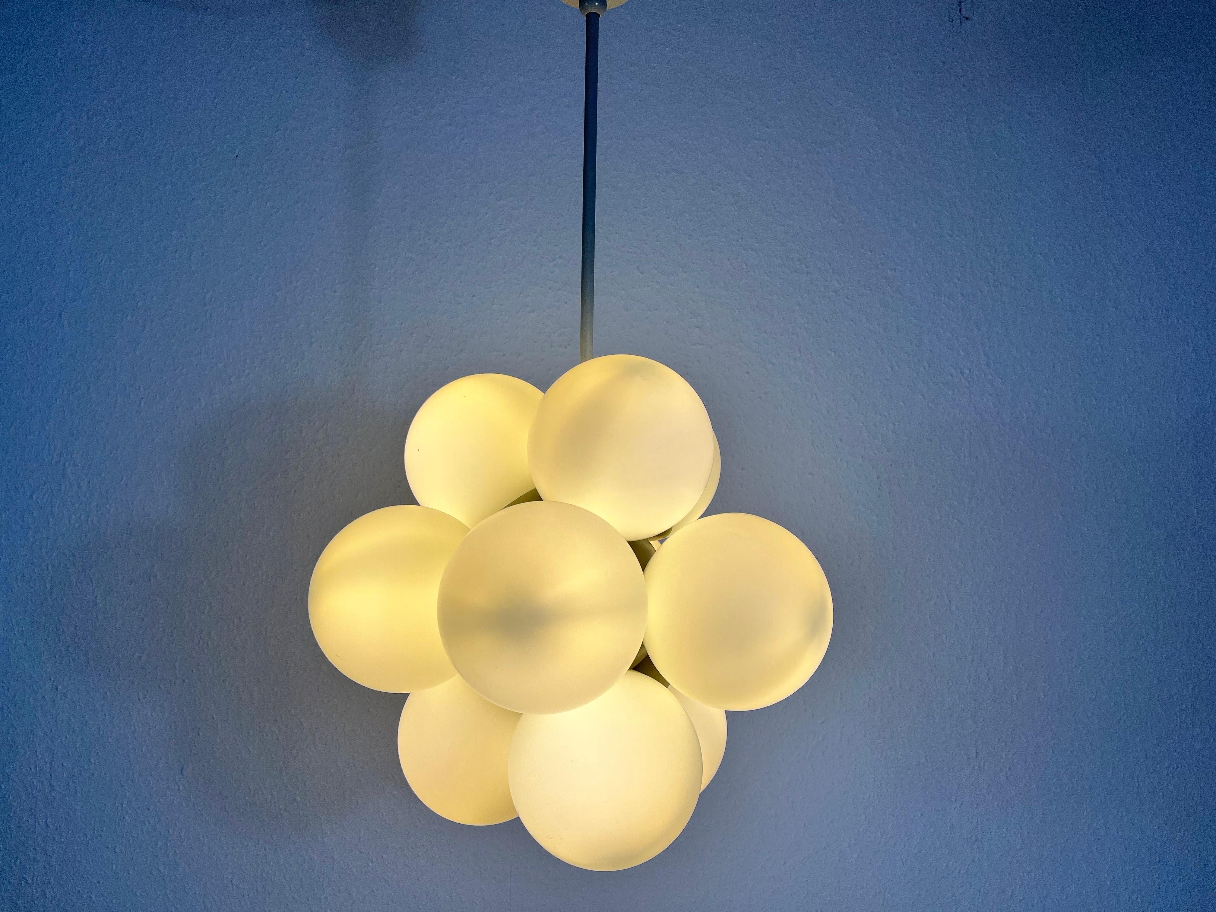 Atomic Kaiser Midcentury White 12- Arm Space Age Chandelier, 1960s, Germany For Sale 3