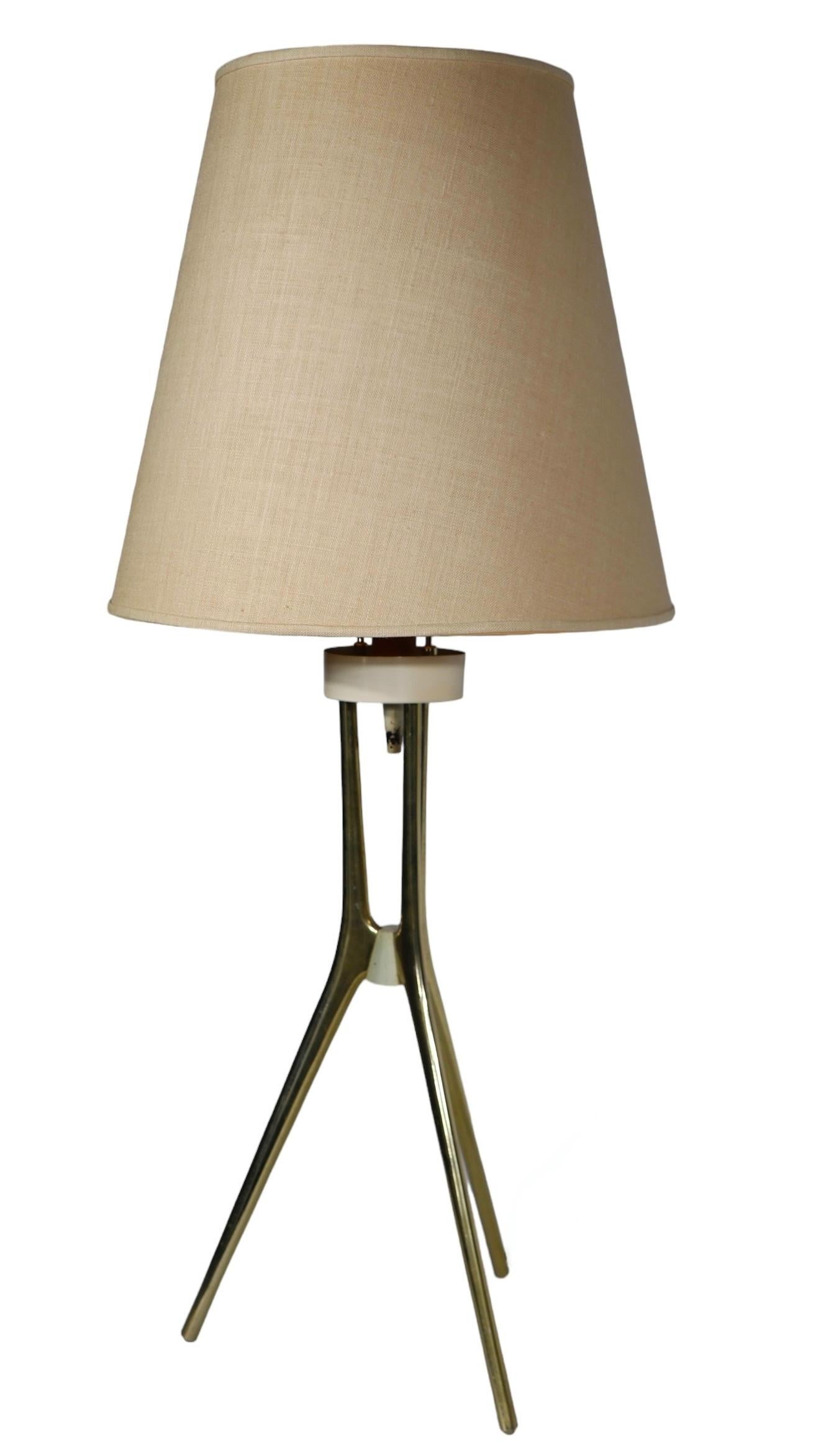 Atomic Mid Century Table Lamp by Lightolier att. to Thurston c. 1950/ 60's In Good Condition For Sale In New York, NY