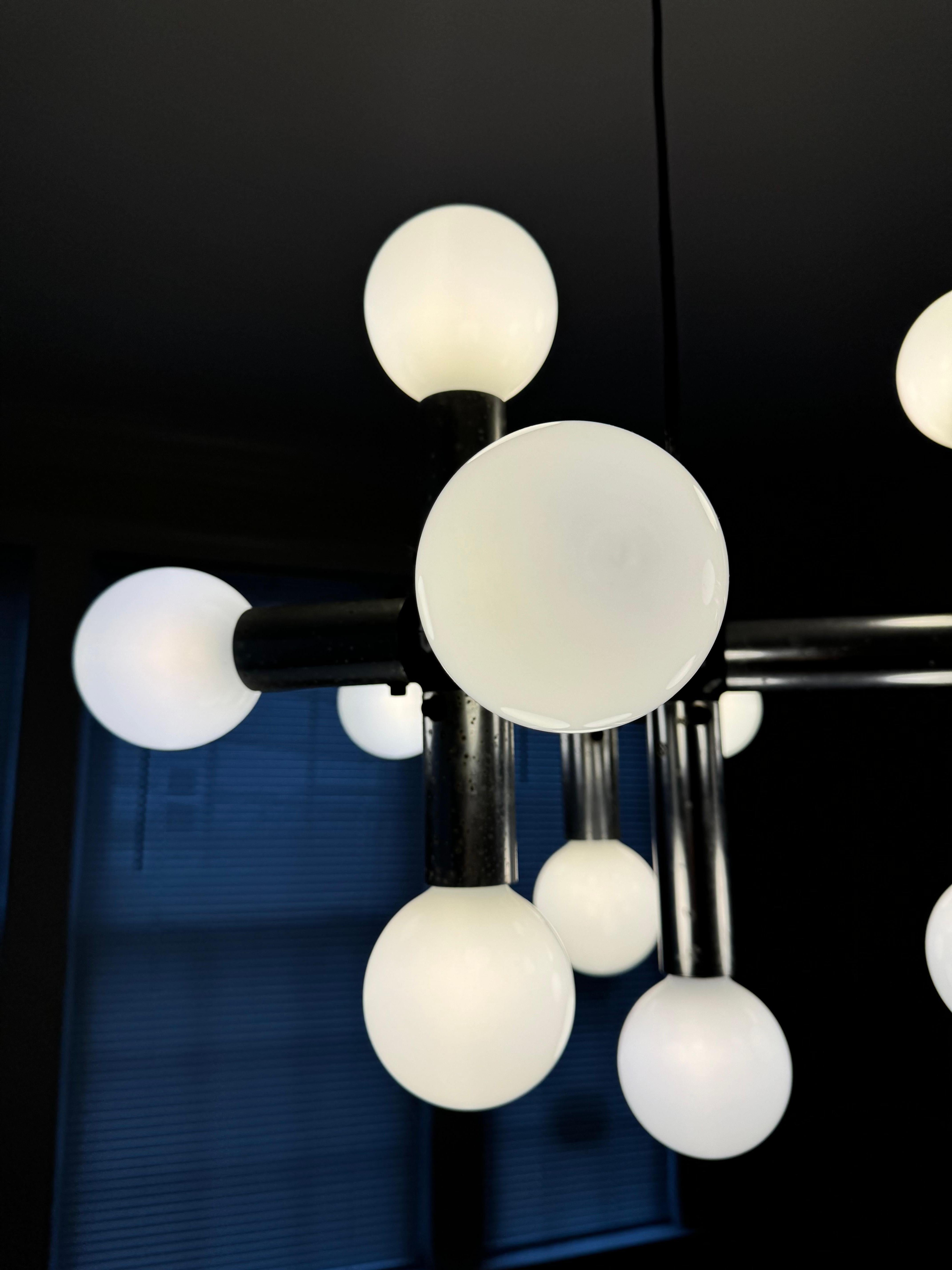 Mid-Century moderno Lampada a sospensione Atomic di Trix and Robert Haussmann per Swiss Lamps International in vendita