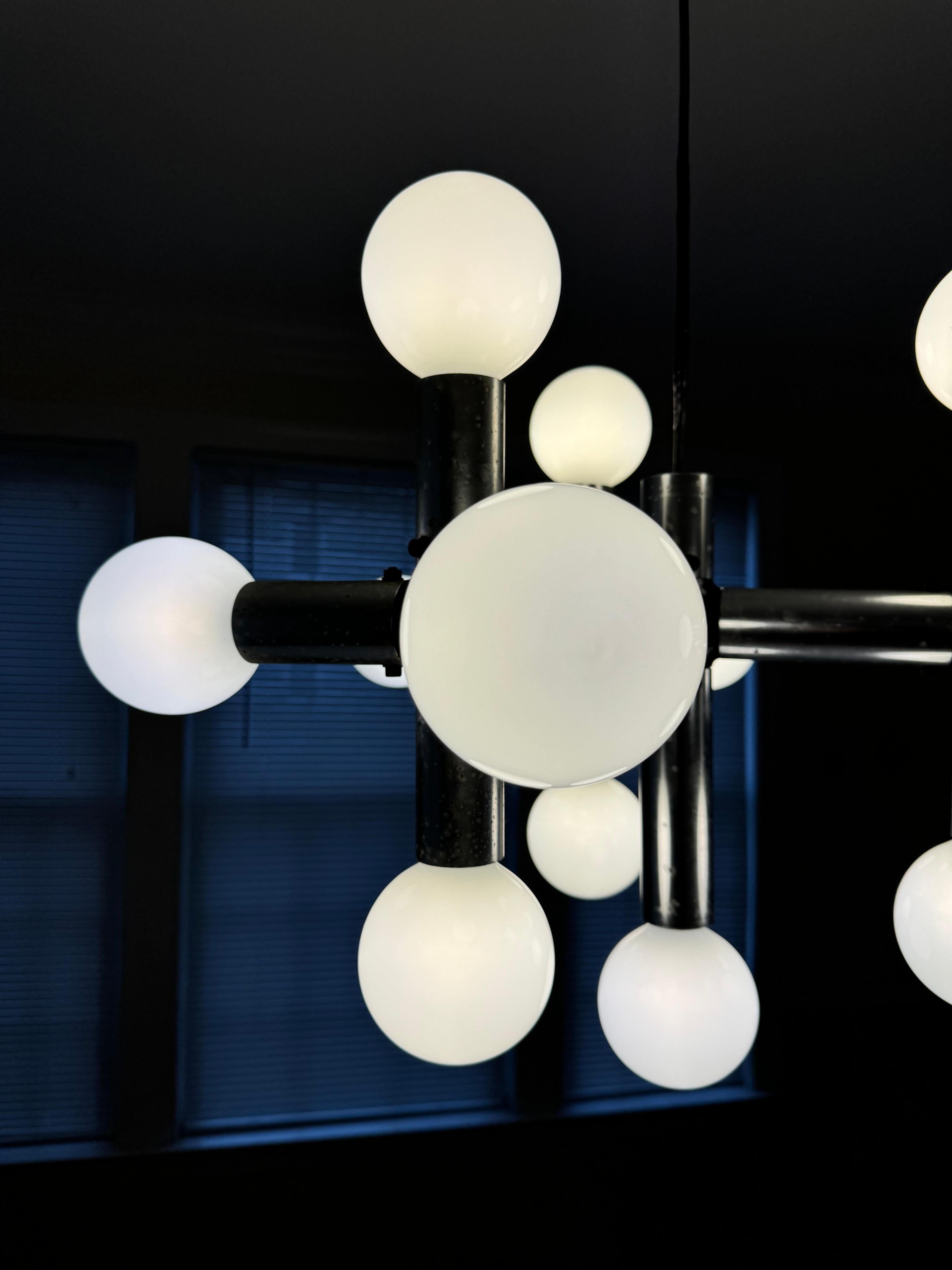 Chrome Lampe à suspension atomique de Trix & Robert Haussmann pour Swiss Lamp International  en vente