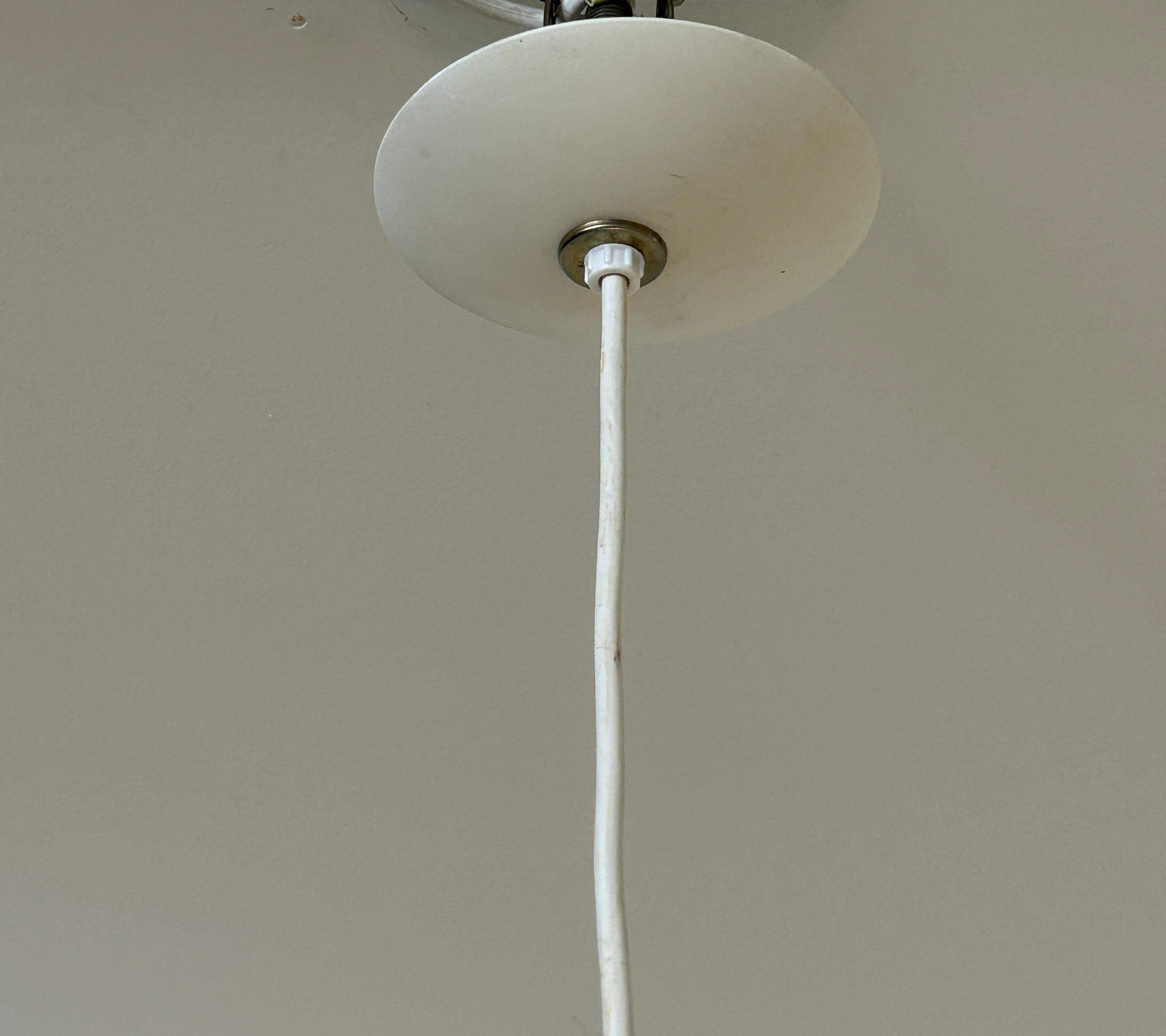 Vetro artistico Lampada a sospensione Atomic in vetro incamiciato in vendita