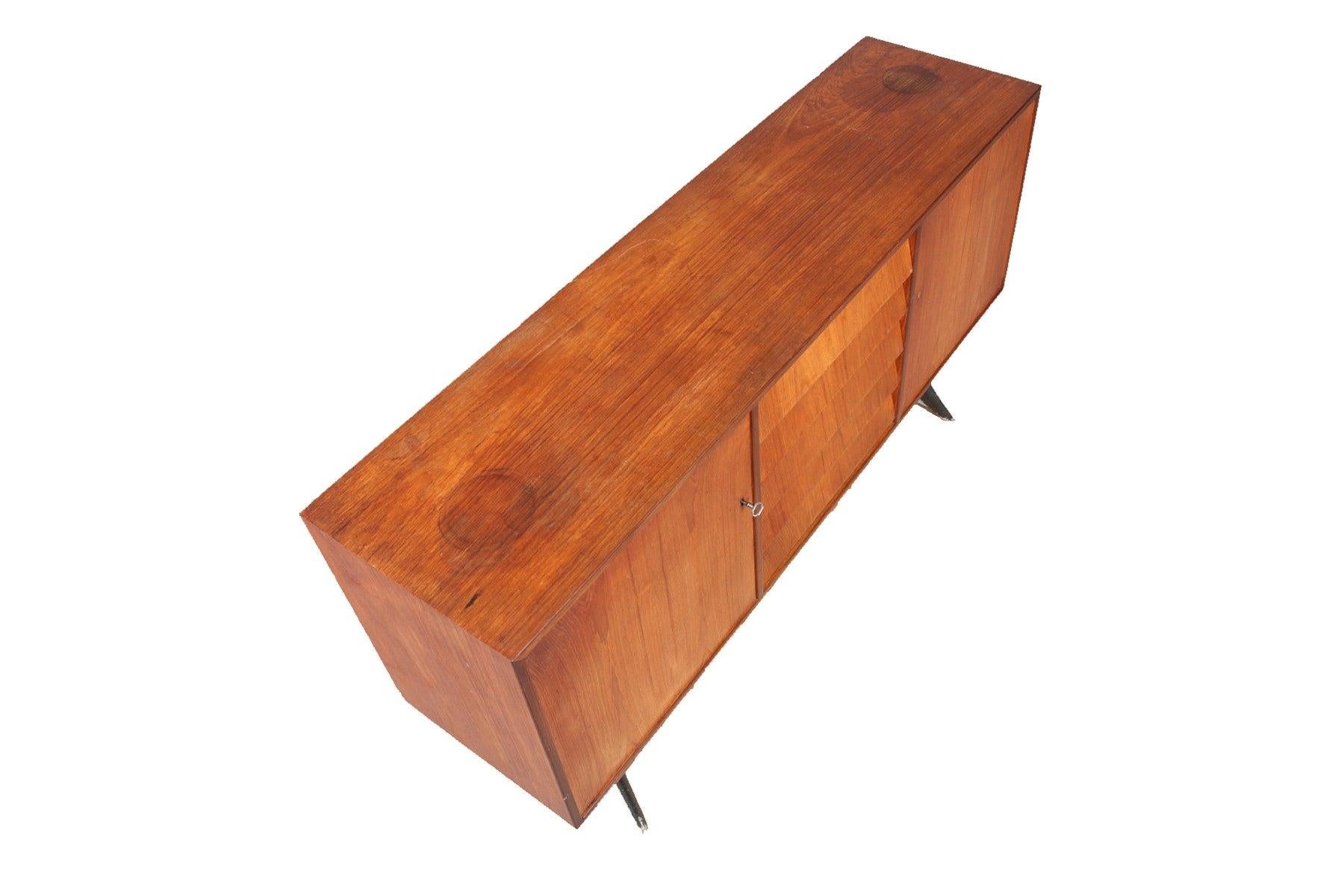 Atomic Swedish Modern Credenza in Teak In Good Condition For Sale In Berkeley, CA