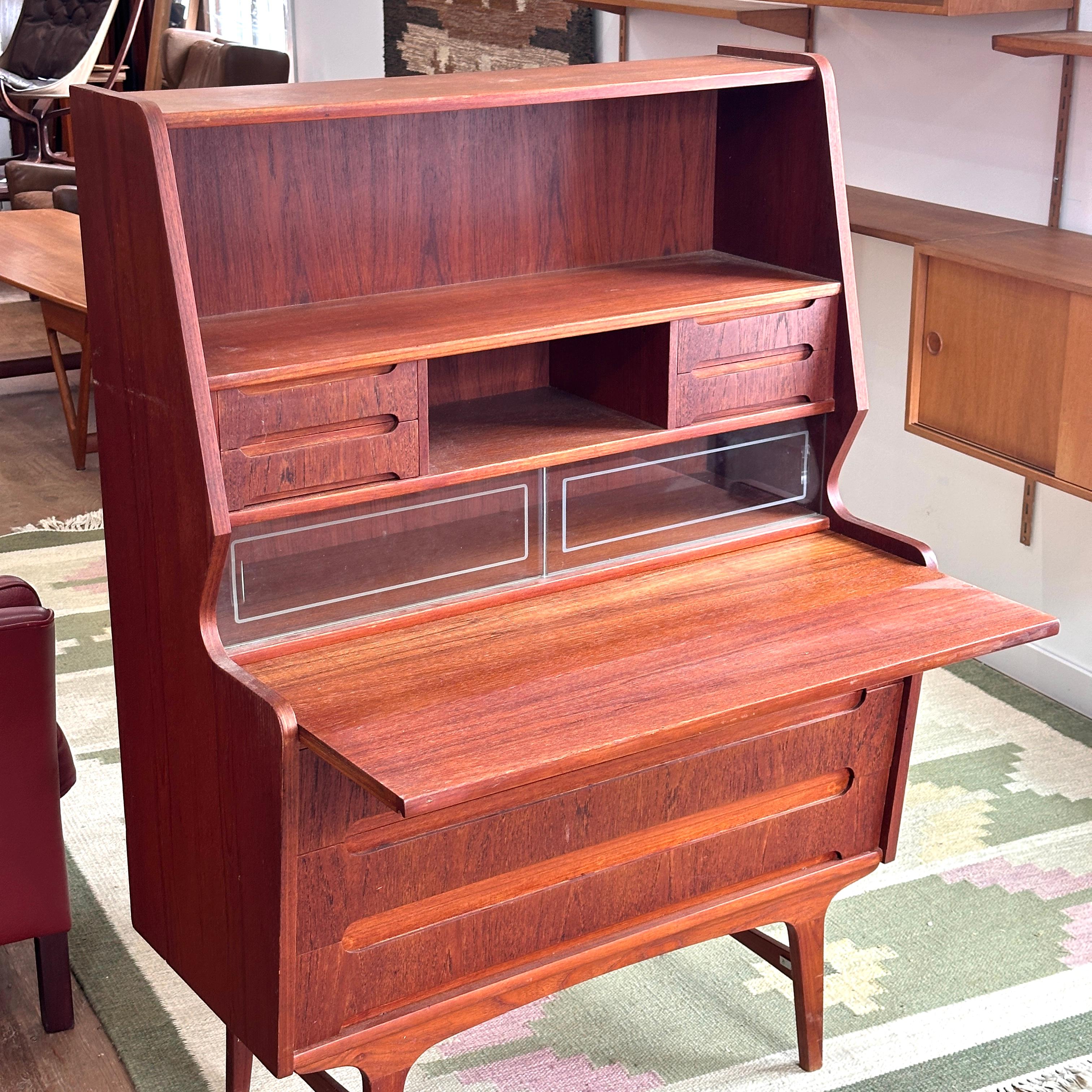 Ufficio Atomic Teak In condizioni buone in vendita a Puslinch, ON