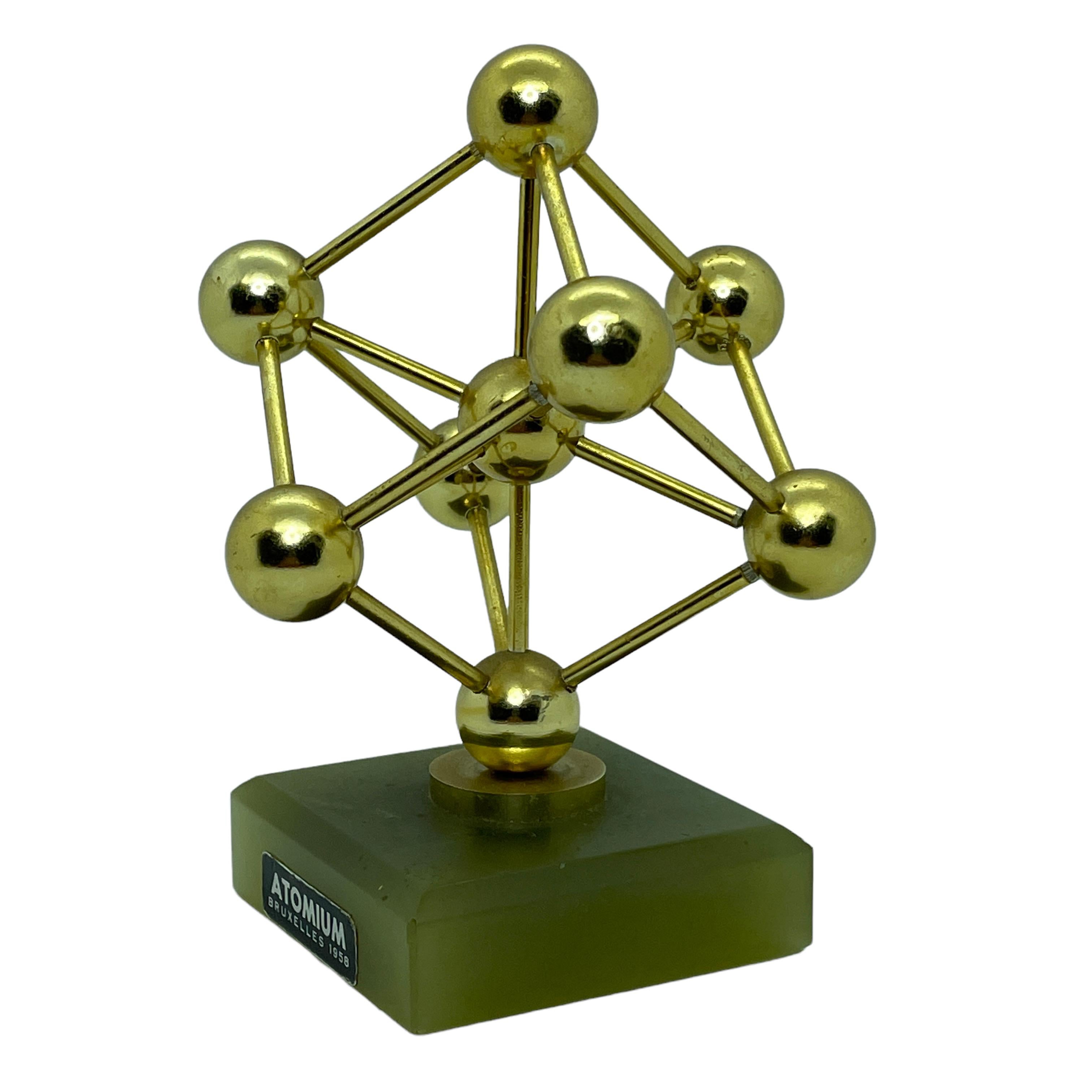 A decorative souvenir building sculpture. The Atomium is a landmark building in Brussels, Belgium, originally constructed for the 1958 Brussels World's Fair (Expo '58). A nice addition to your collection of grand tour items.