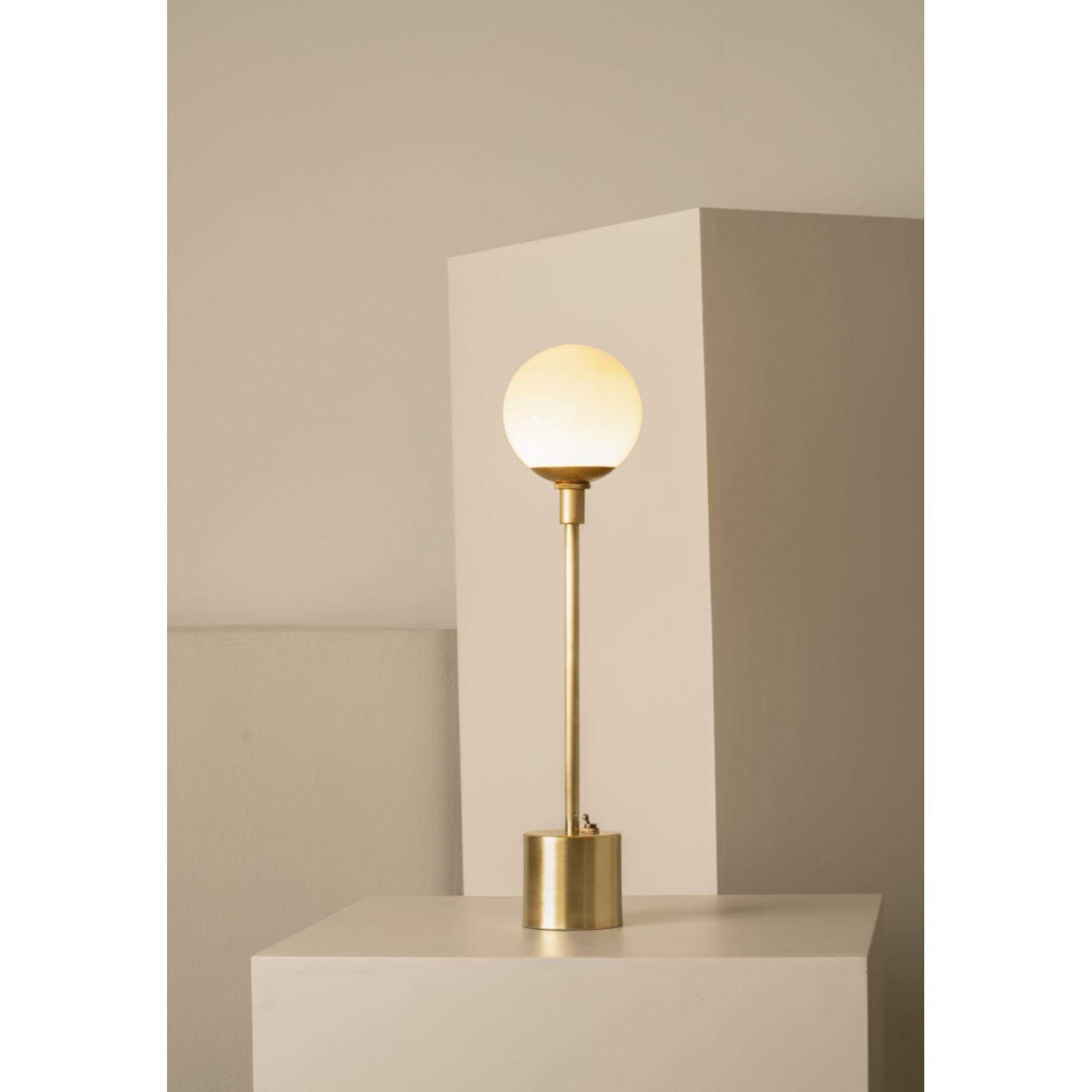 Brushed Átomo White Blown Glass and Brass Table Lamp by Isabel Moncada For Sale