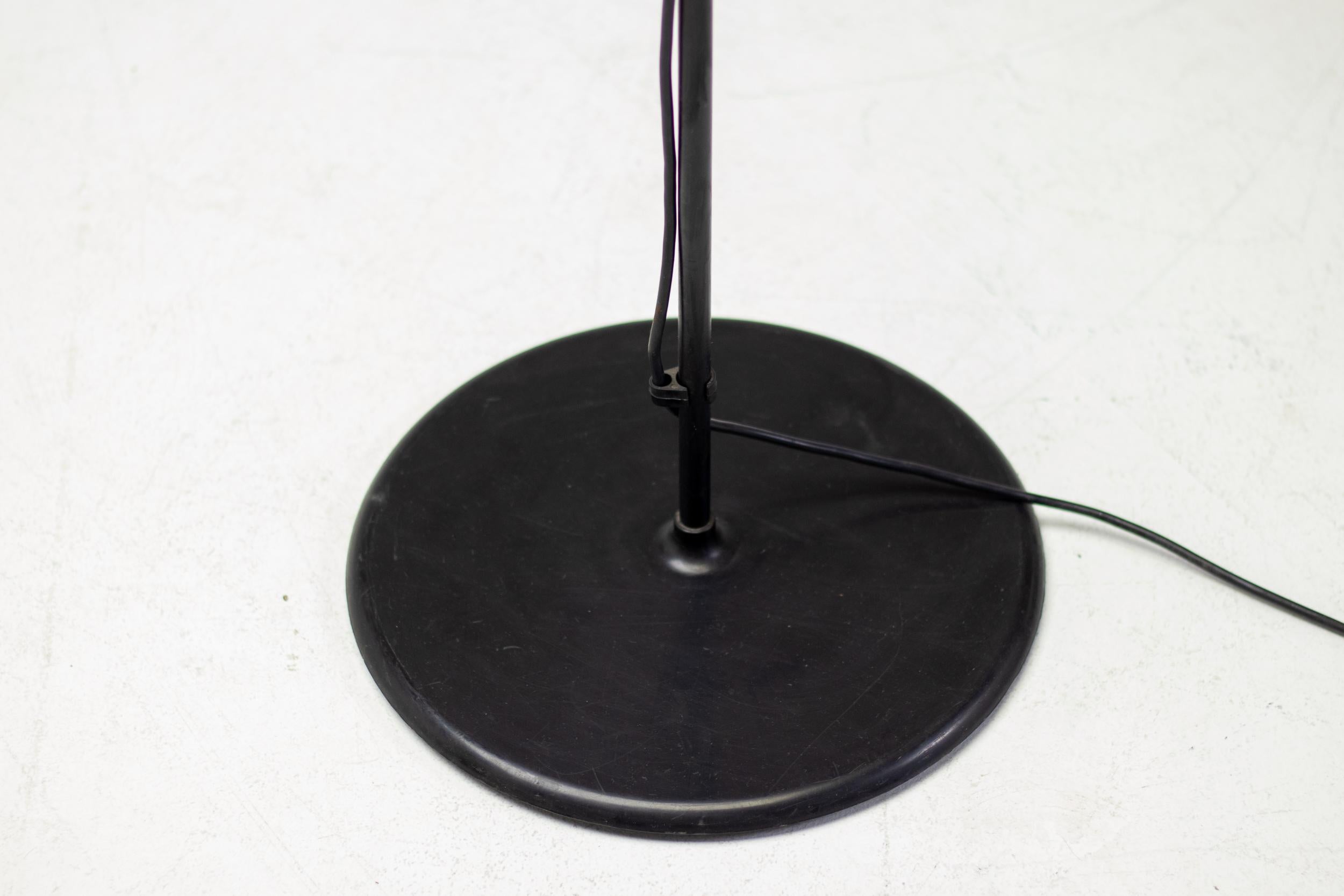 Aton Floor Lamp by Ernesto Gismondi for Artemide In Good Condition For Sale In Dronten, NL