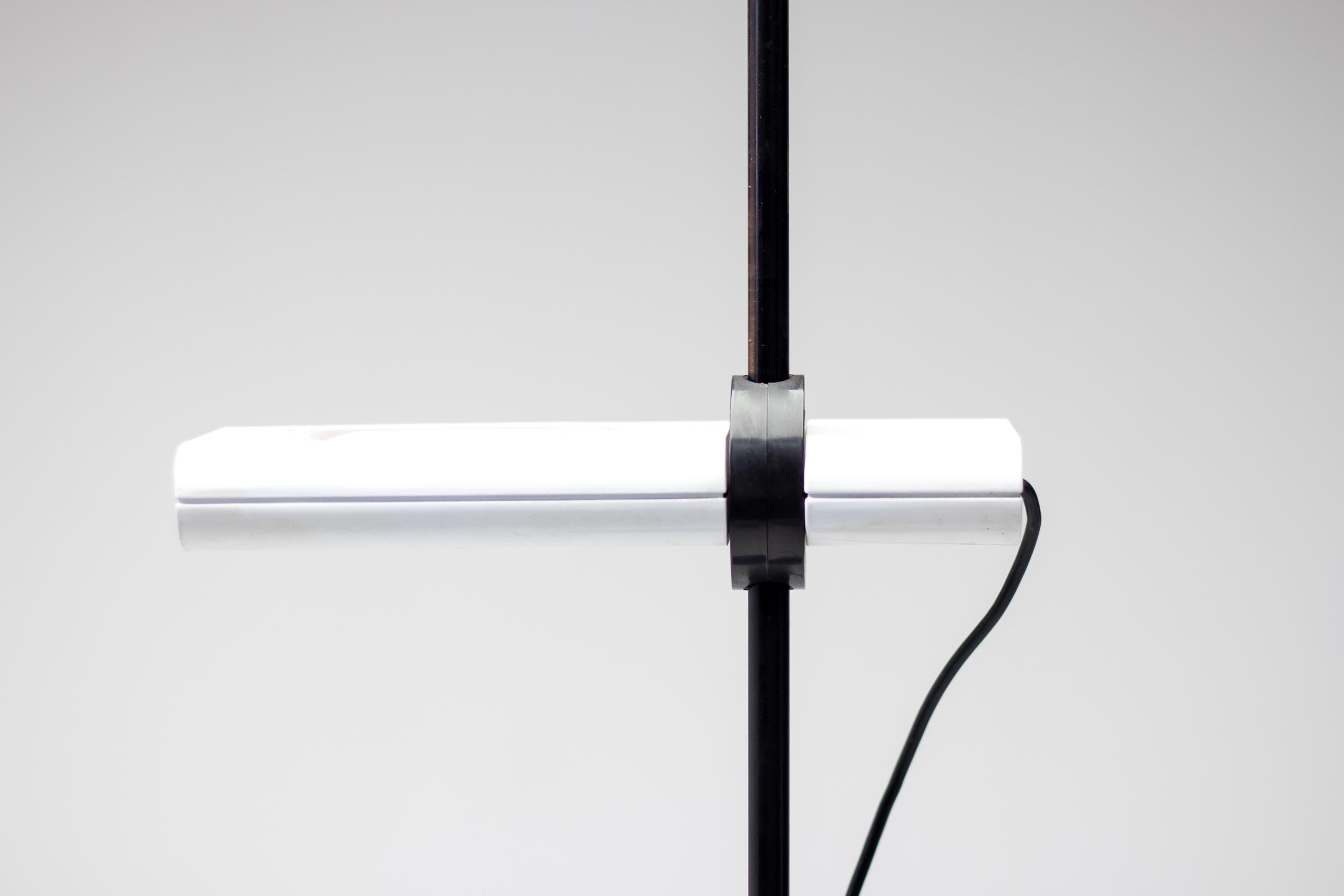 Acier Lampadaire Aton par Ernesto Gismondi pour Artemide en vente