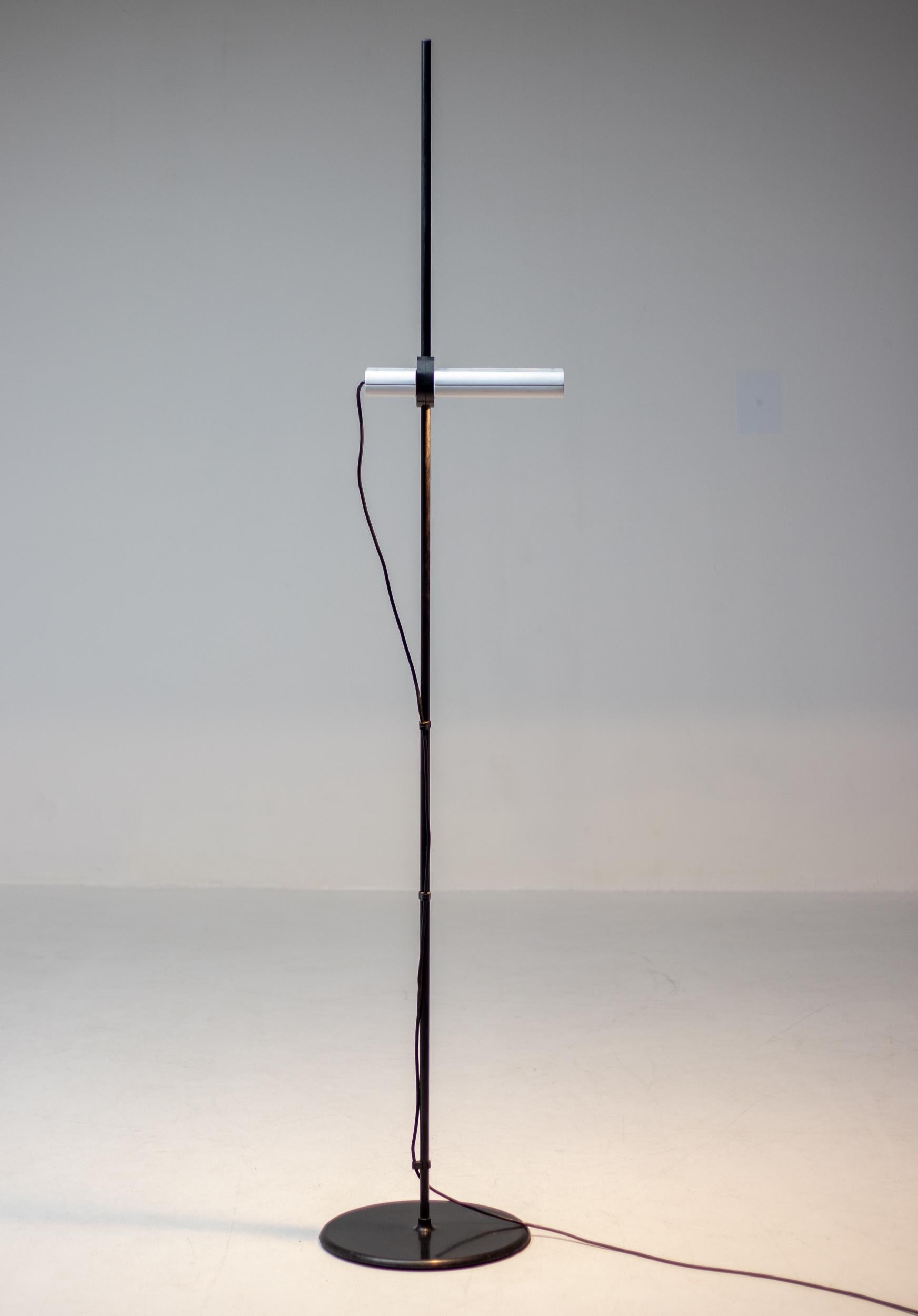 Postmoderno Lampada da terra Aton di Ernesto Gismondi per Artemide - Design iconico italiano degli anni '80 in vendita