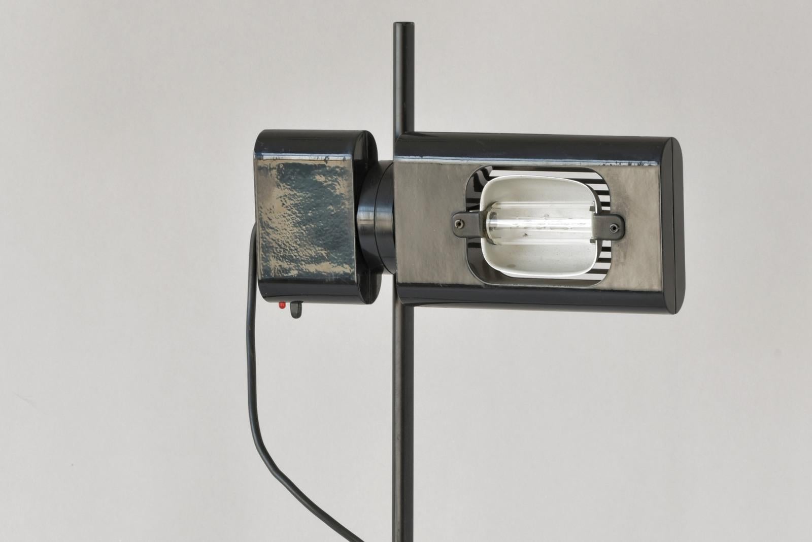Aton Terra Floor Lamp by Ernesto Gismondi for Artemide, Italy - 1980 For Sale 2