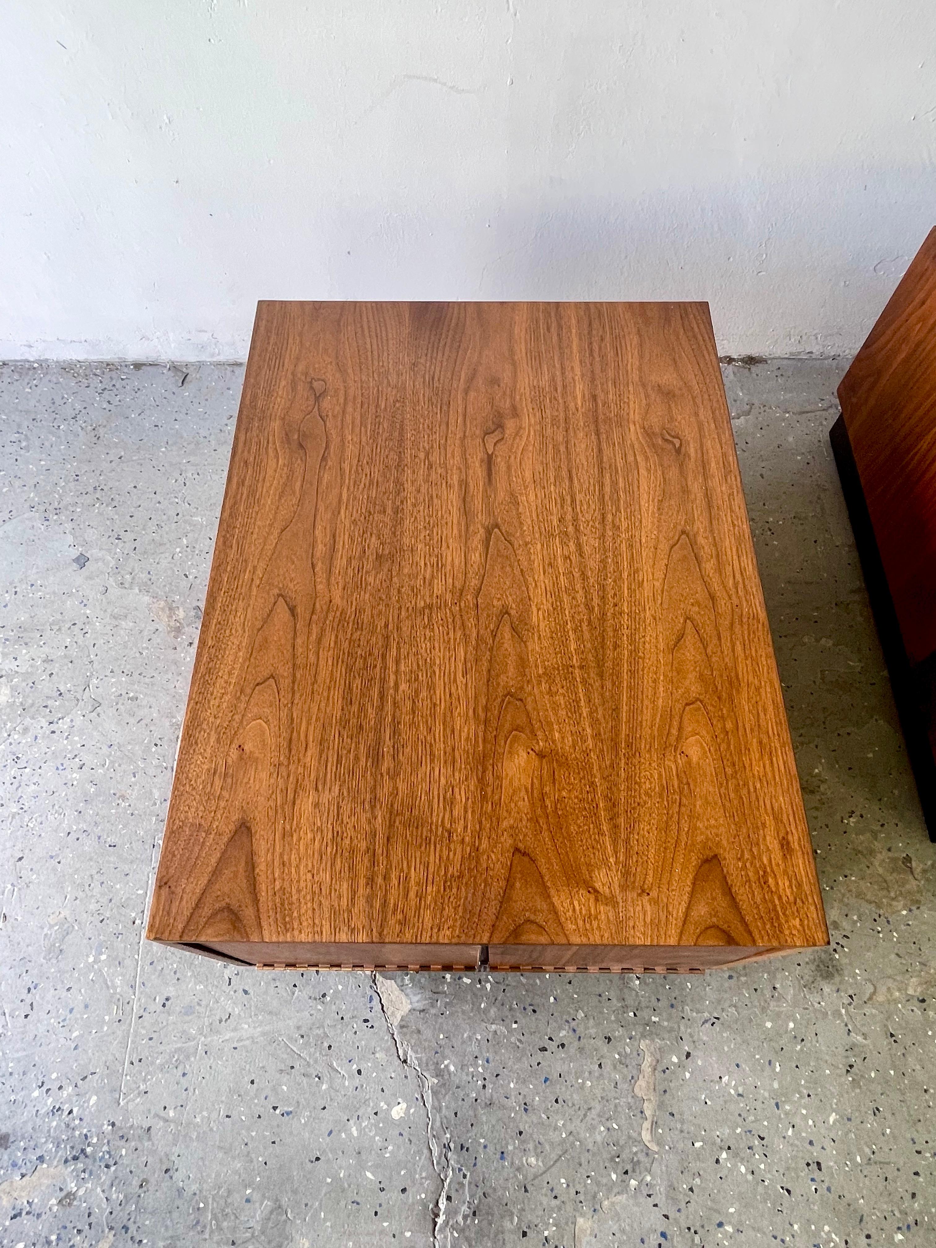 Atrib Adrian Pearsall Mid Century Walnut Side Cubed/ Rectangular Tables Cabinets For Sale 6