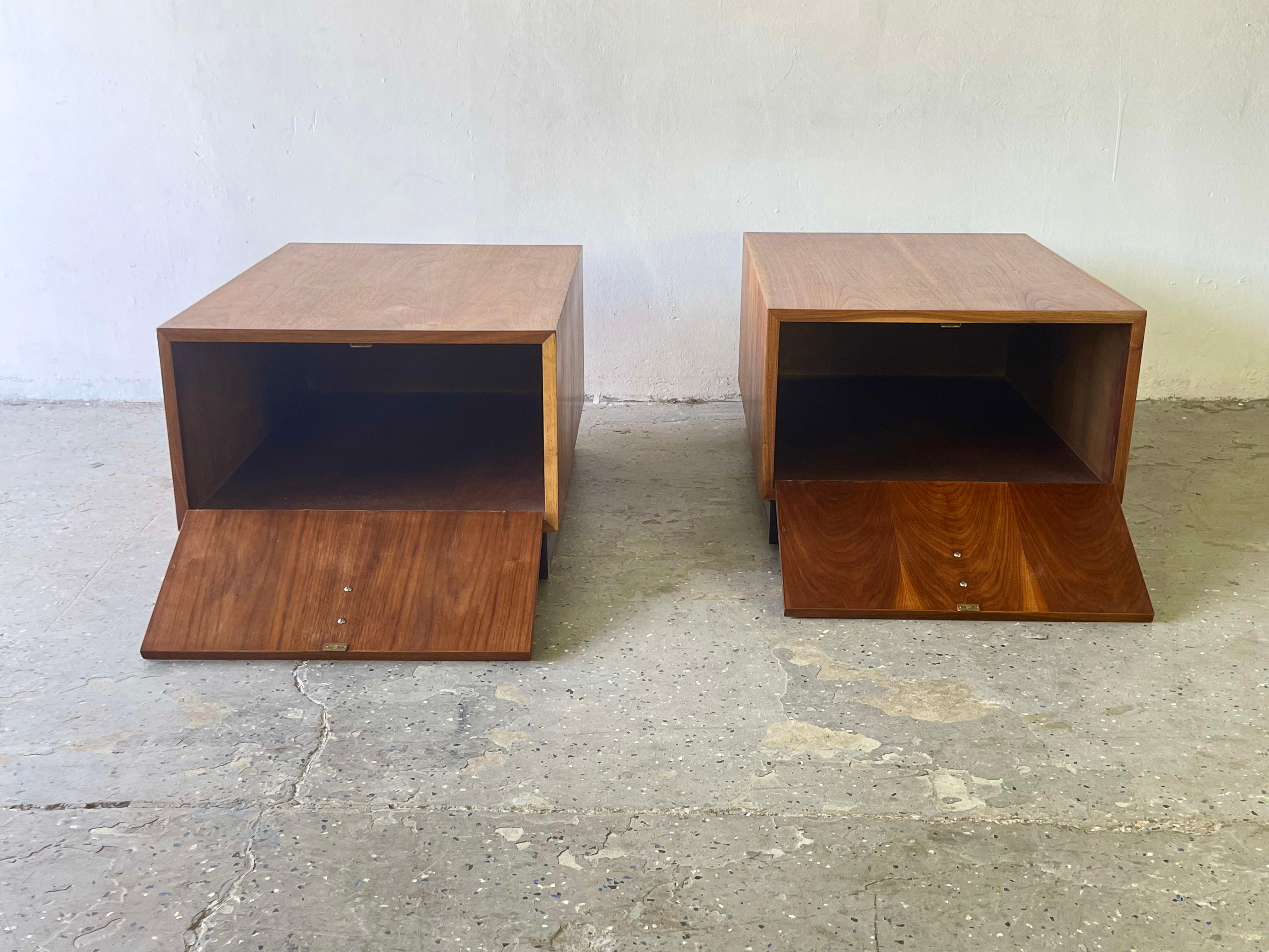 Atrib Adrian Pearsall Mid Century Walnut Side Cubed/ Rectangular Tables Cabinets For Sale 7