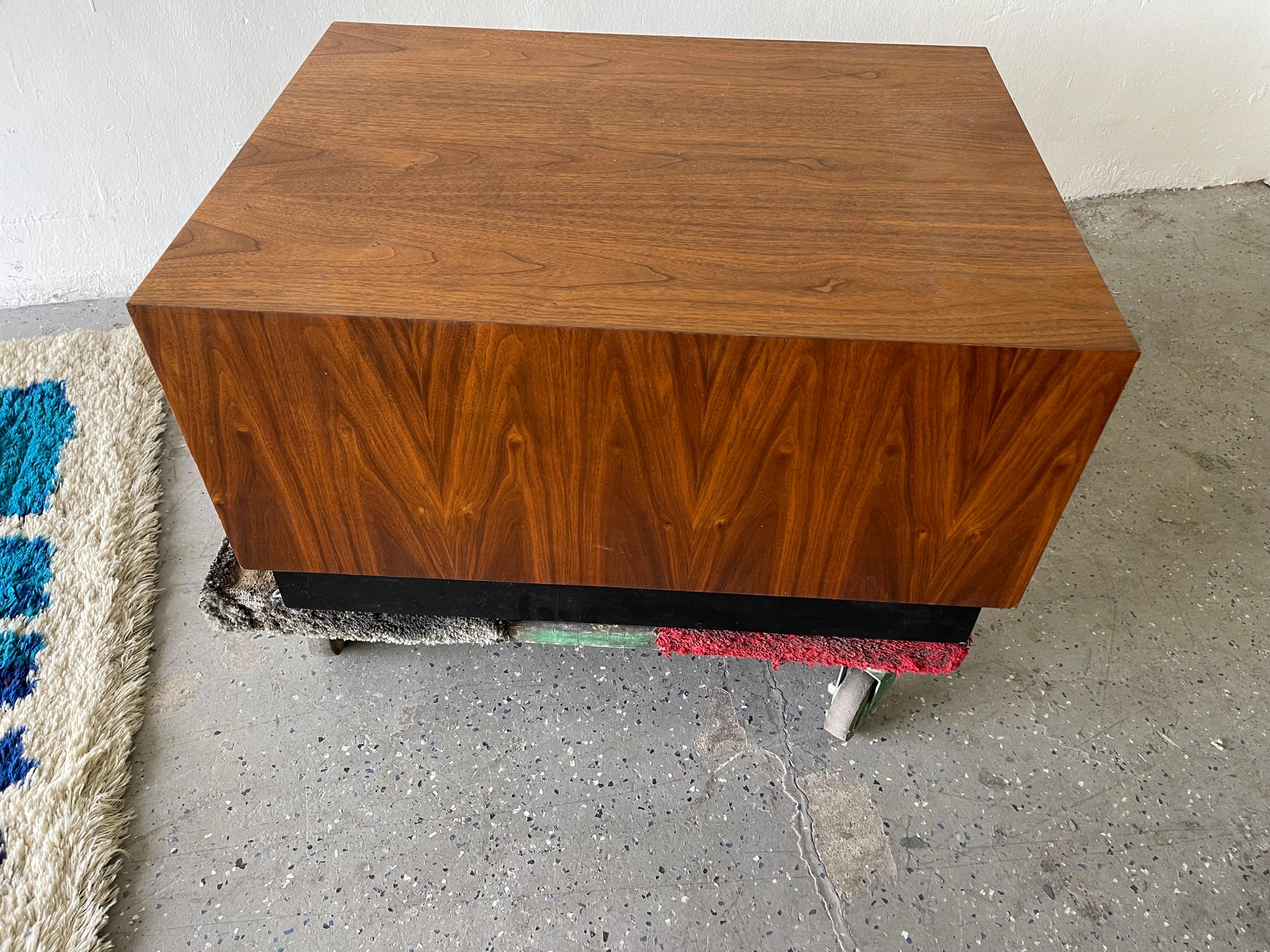 Atrib Adrian Pearsall Mid Century Walnut Side Cubed/ Rectangular Tables Cabinets For Sale 10