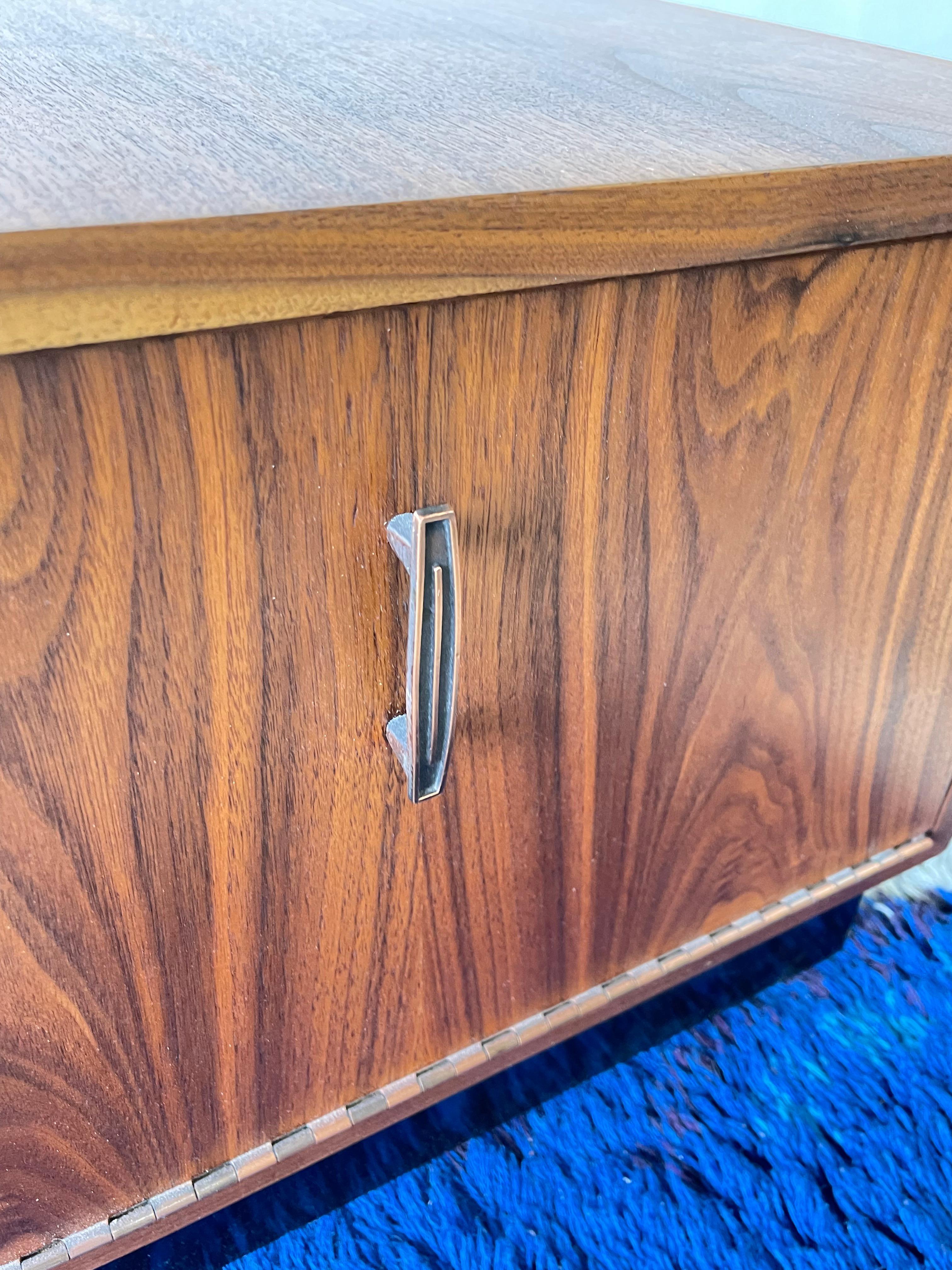 Atrib Adrian Pearsall Mid Century Walnut Side Cubed/ Rectangular Tables Cabinets For Sale 12