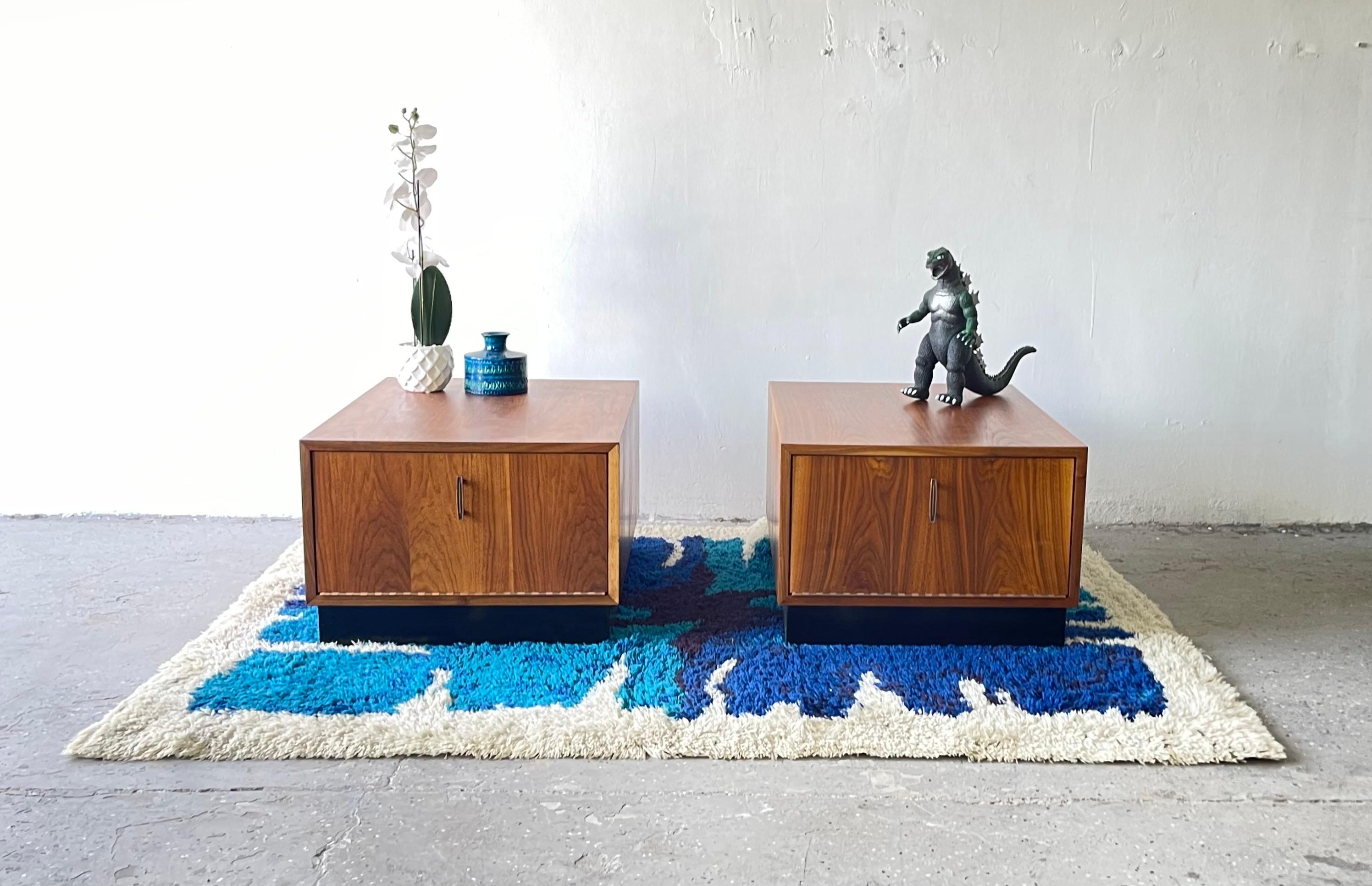 Atrib Adrian Pearsall Mid Century Walnut Side Cubed/ Rectangular Tables Cabinets For Sale 3