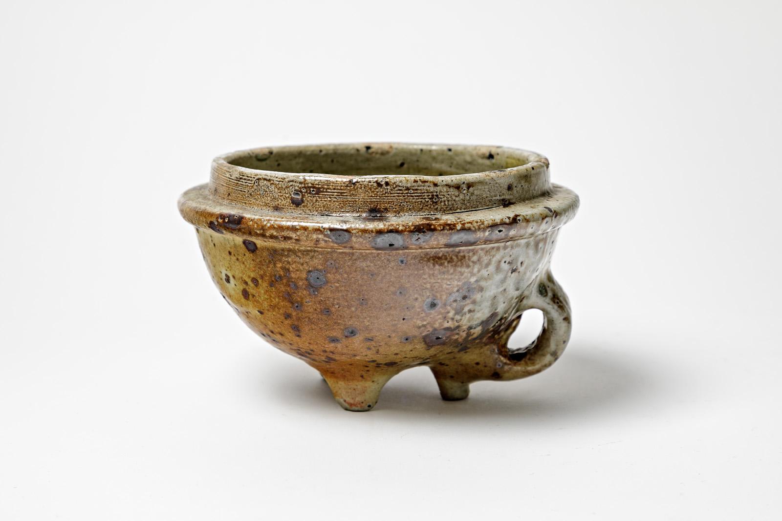 Attributed to Elisabeth Joulia

Stoneware ceramic bowl or vide poche 

Realised in La Borne

Circa 1950

Original perfect condition

height 11 cm
Large 16 cm