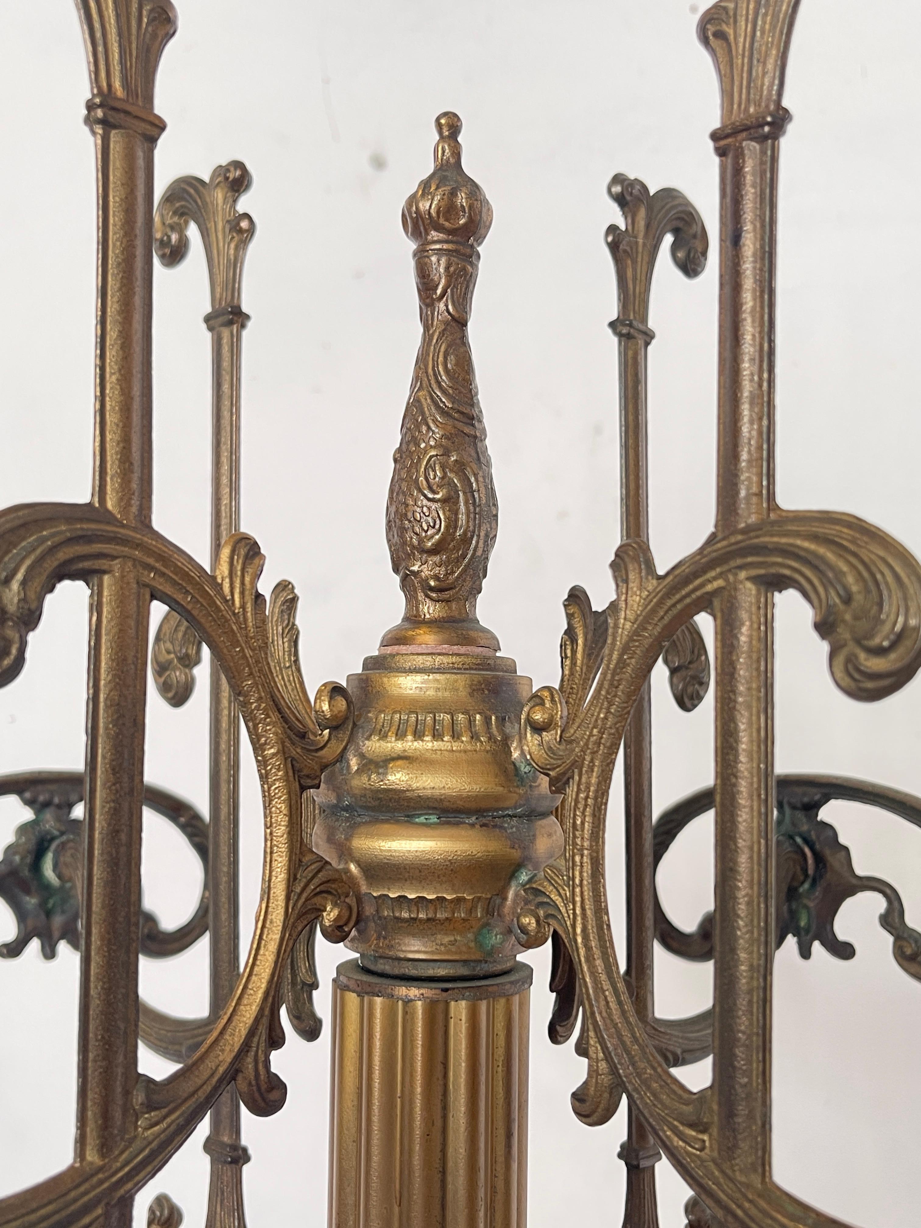 Porte-manteau en laiton antique - Elégance italienne classique Bon état - En vente à Cantù, IT