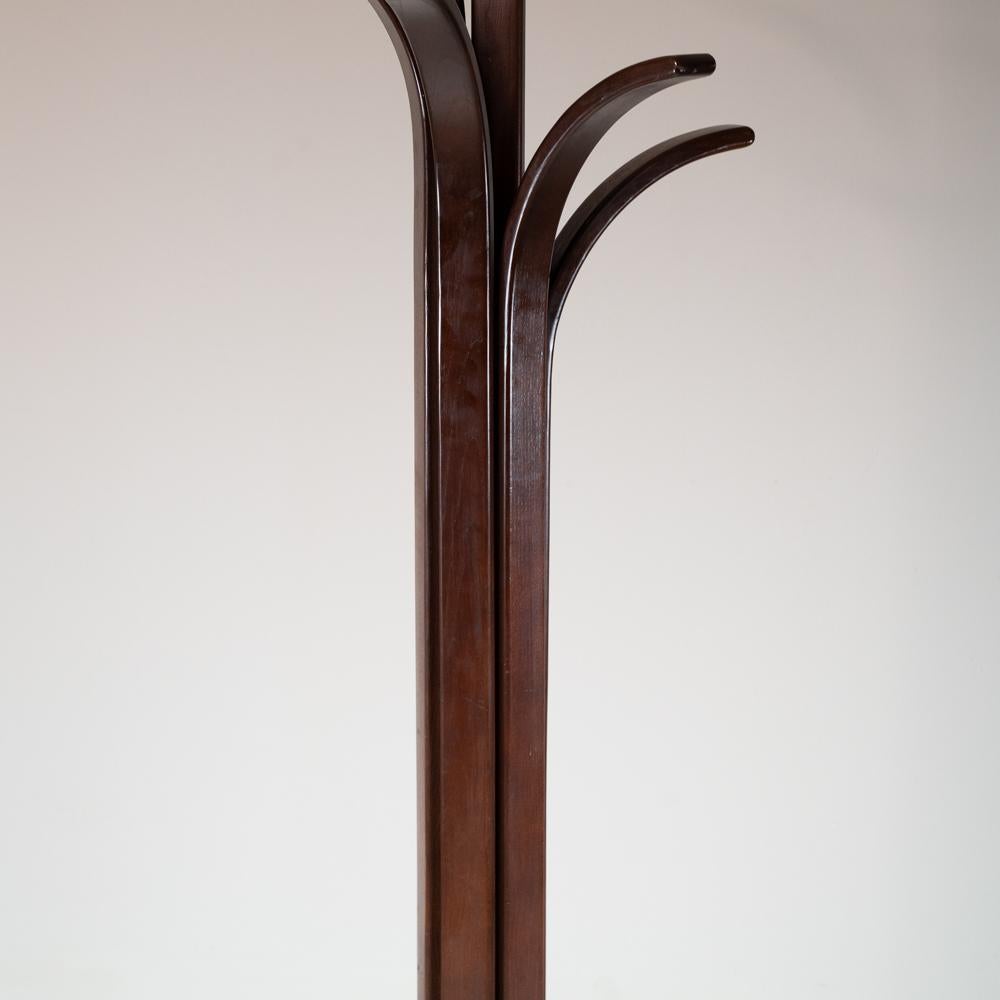 Condizioni:
Buone
Materiali:
Marmo, Legno
Epoca:
1960
Misure:
50x50x178 cm