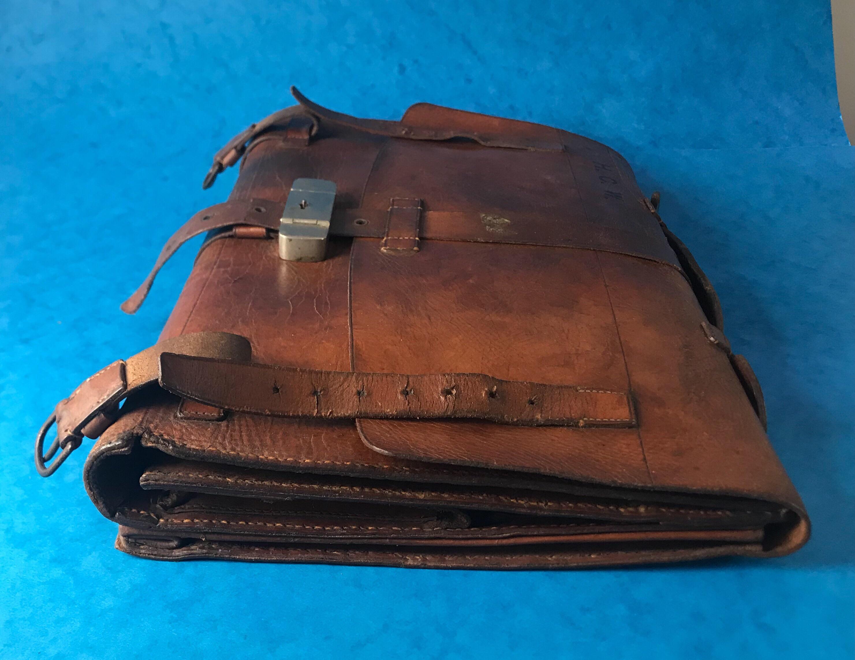 A very interesting 1900 Attaché Leather case that’s in superb condition, used in the Boer war and WWI, it belonged to Captain HL Wheeler, 6th btn kings regt, Made by Fisher London. The Attaché case has a smaller case inside it , it has writing to