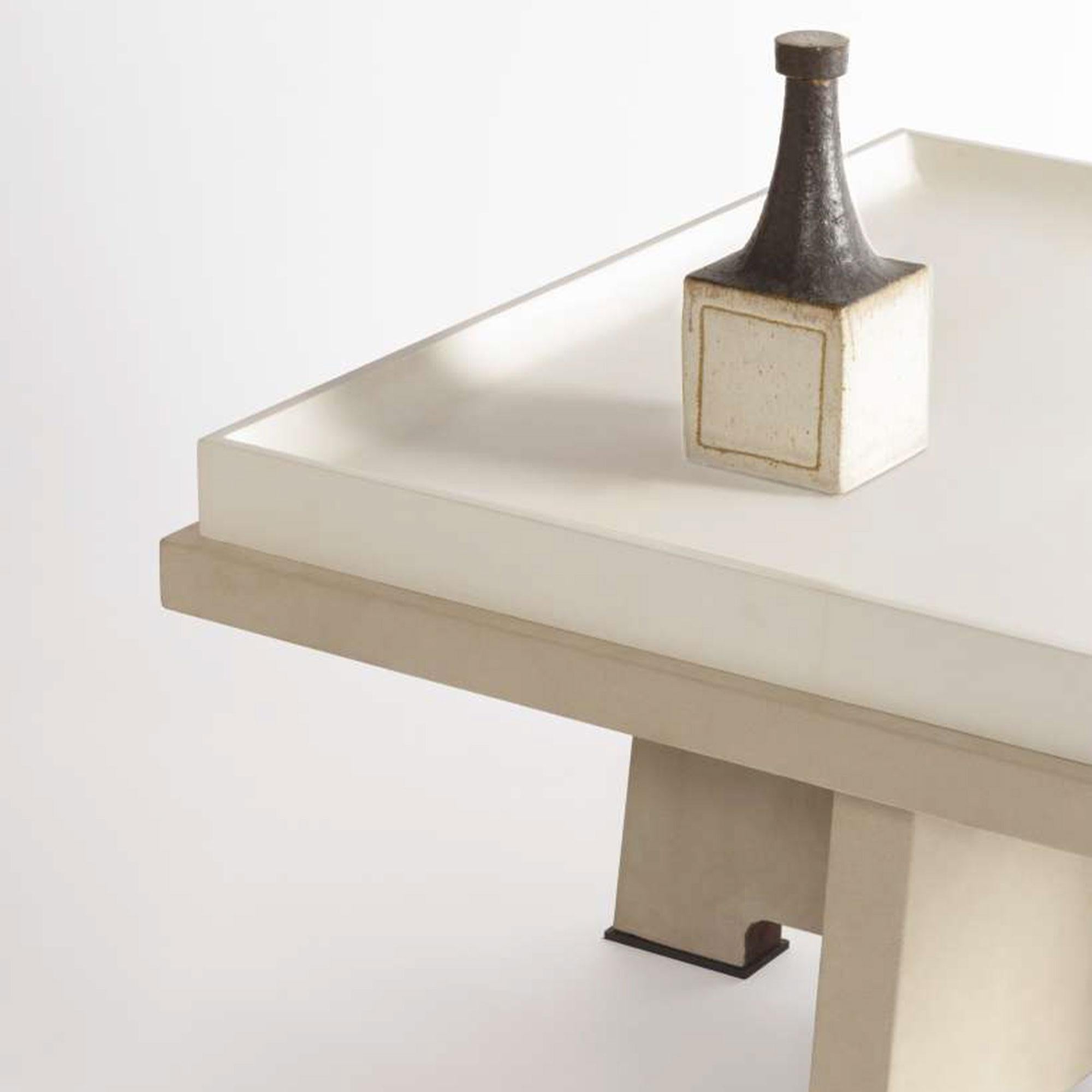 Seit fast zwanzig Jahren verbindet die Marke Giobagnara traditionelles Know-how mit modernster Technologie, um Eleganz auf höchstem Niveau zu produzieren. Mit luxuriösen Kreationen in einer einzigartigen und nahezu grenzenlosen Farbpalette aus Leder