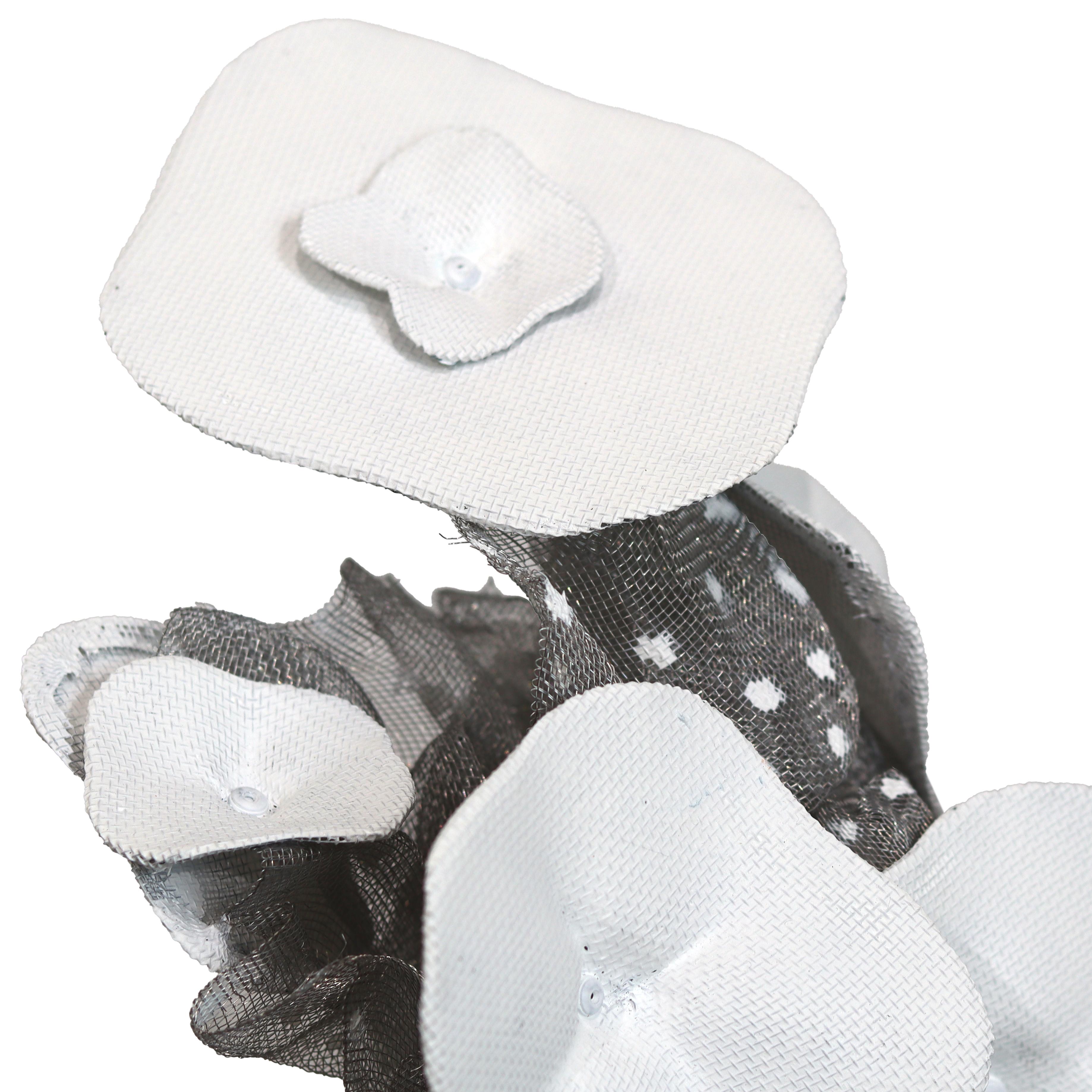 Hydrangea Bundle - Contemporary Abstract Floral Mixed Media Small Sculpture For Sale 2