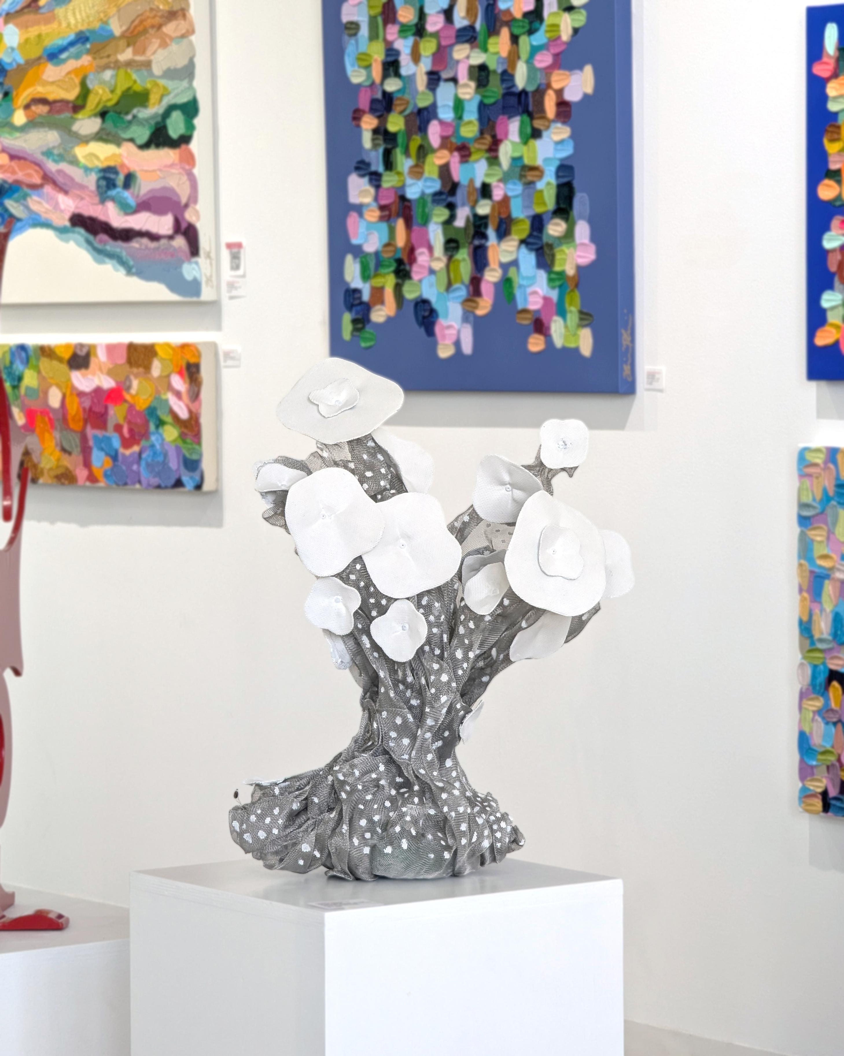 Hydrangea Bundle - Contemporary Abstract Floral Mixed Media Small Sculpture For Sale 6