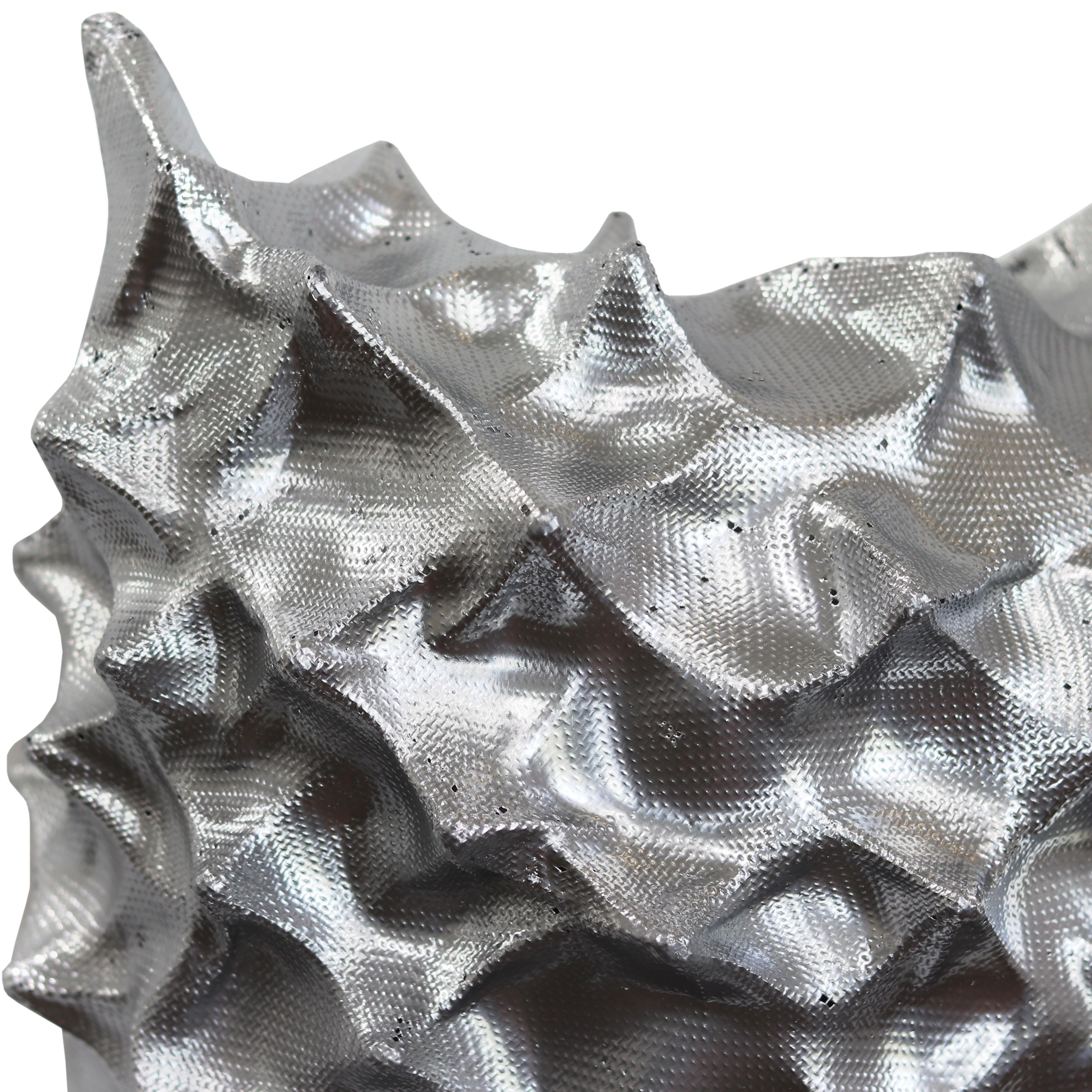 Pillow Cloud II - Zeitgenössisches abstraktes metallisches dreidimensionales Wandkunstwerk (Grau), Abstract Sculpture, von Atticus Adams