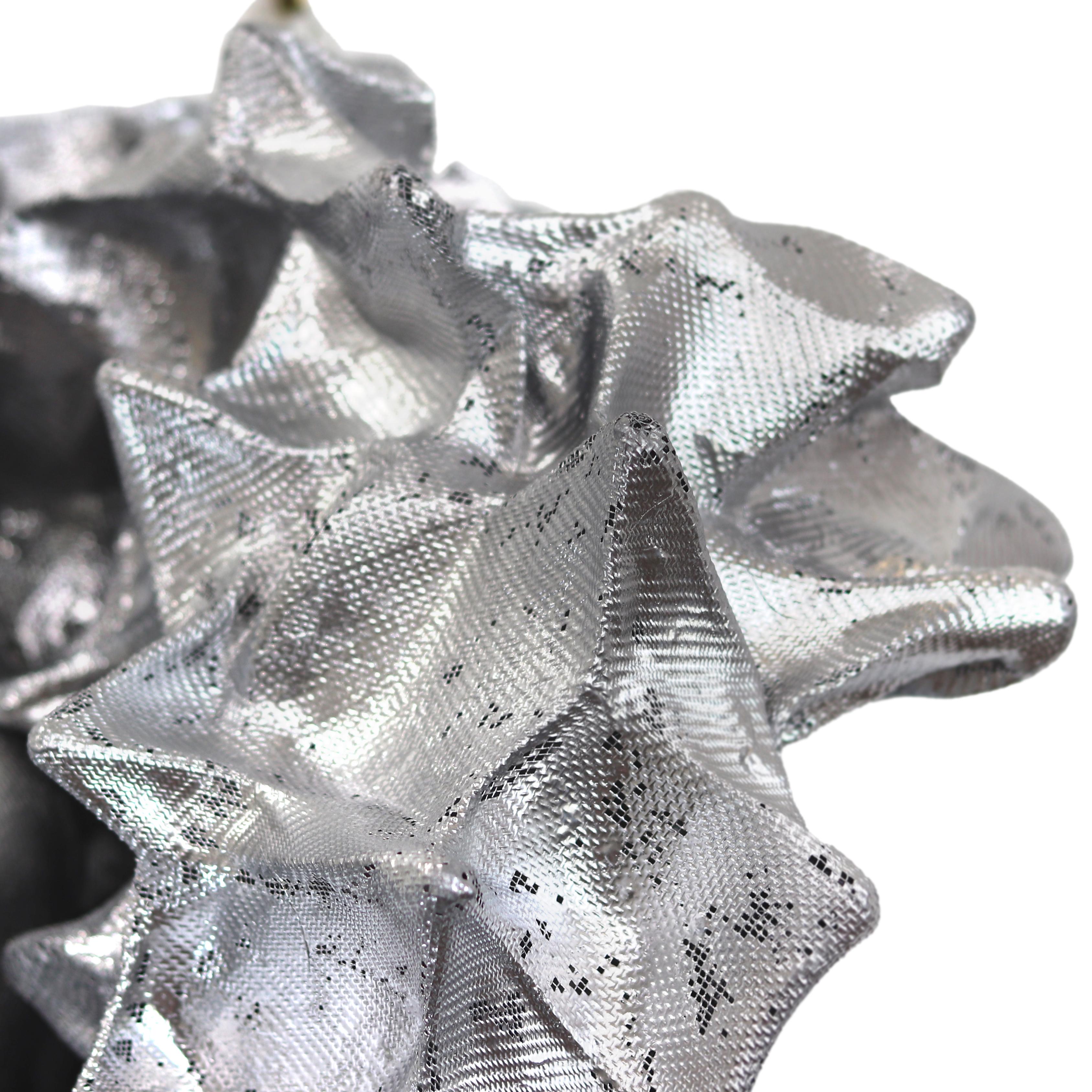 Silver Sea Foam - Zeitgenössisches abstraktes metallisches dreidimensionales Wandkunstwerk im Angebot 1