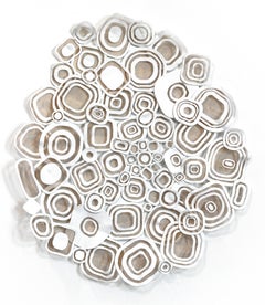 Tarim Totem III - Monochrome Sculptural Original Three-Dimensional Wall Art (Art mural tridimensionnel)