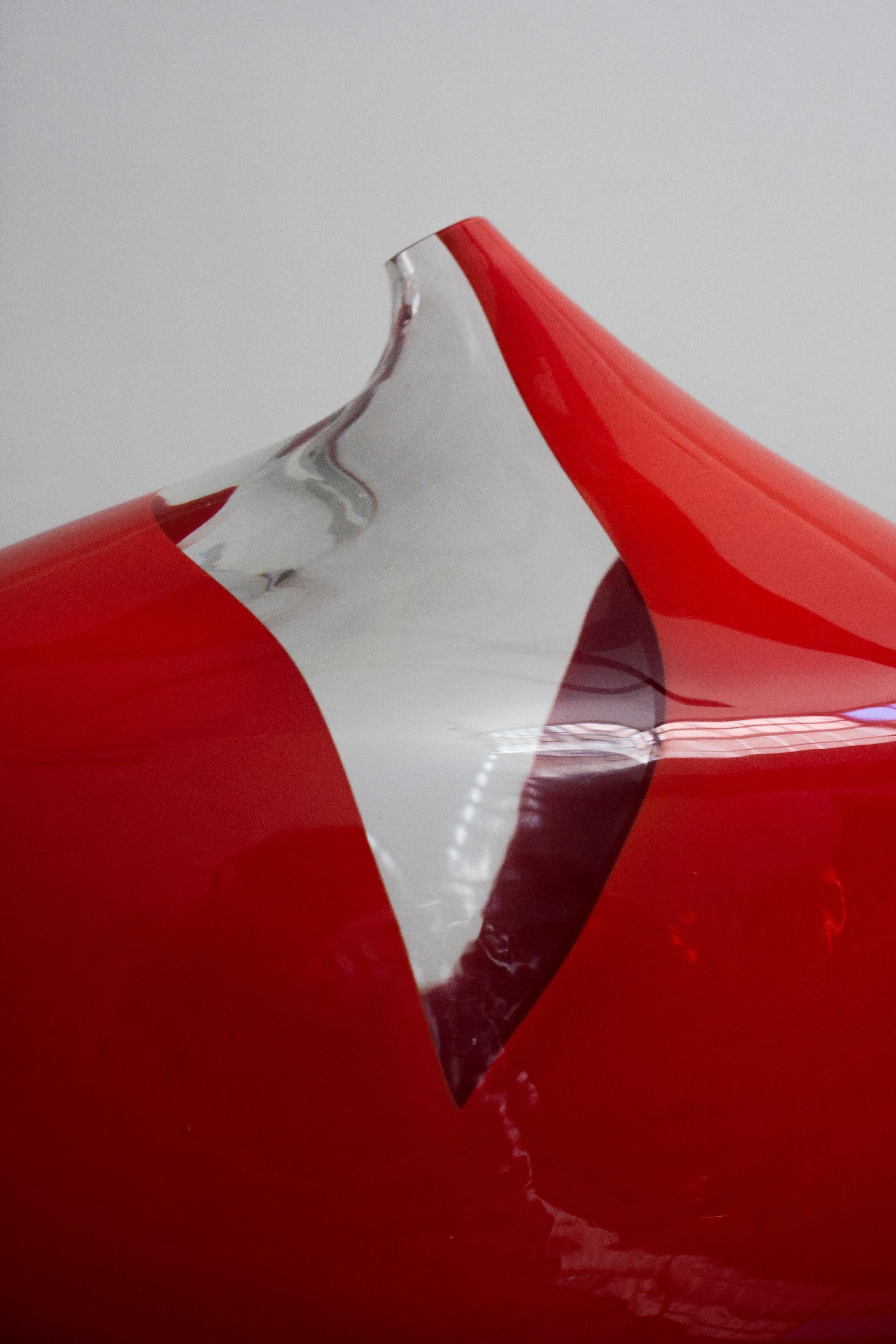 Attimo Hand Blown Murano Glass Red Vase designed by Hannes Peer, Ermes Glass For Sale 2