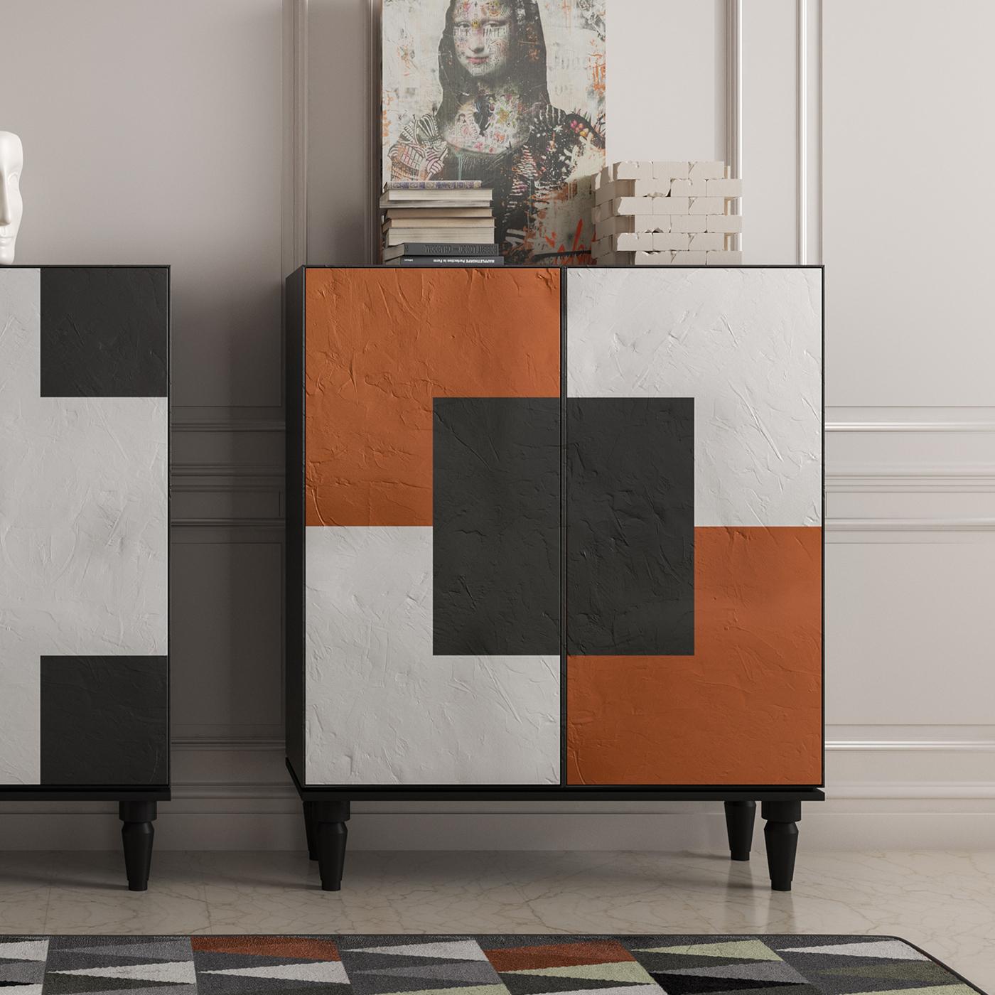 Dieser wunderbare Schrank ist Teil einer Serie von modularen Elementen, die einen modernen Raum auszeichnen und einen einzigartigen Farbtupfer sowie vielseitigen Stauraum bieten. Das vollständig aus MDF gefertigte Möbelstück hat eine matt lackierte