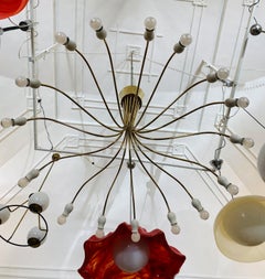 Attr Angelo Lelli für Arredoluce Skulpturaler Messing-Kronleuchter, Italien 1960er Jahre