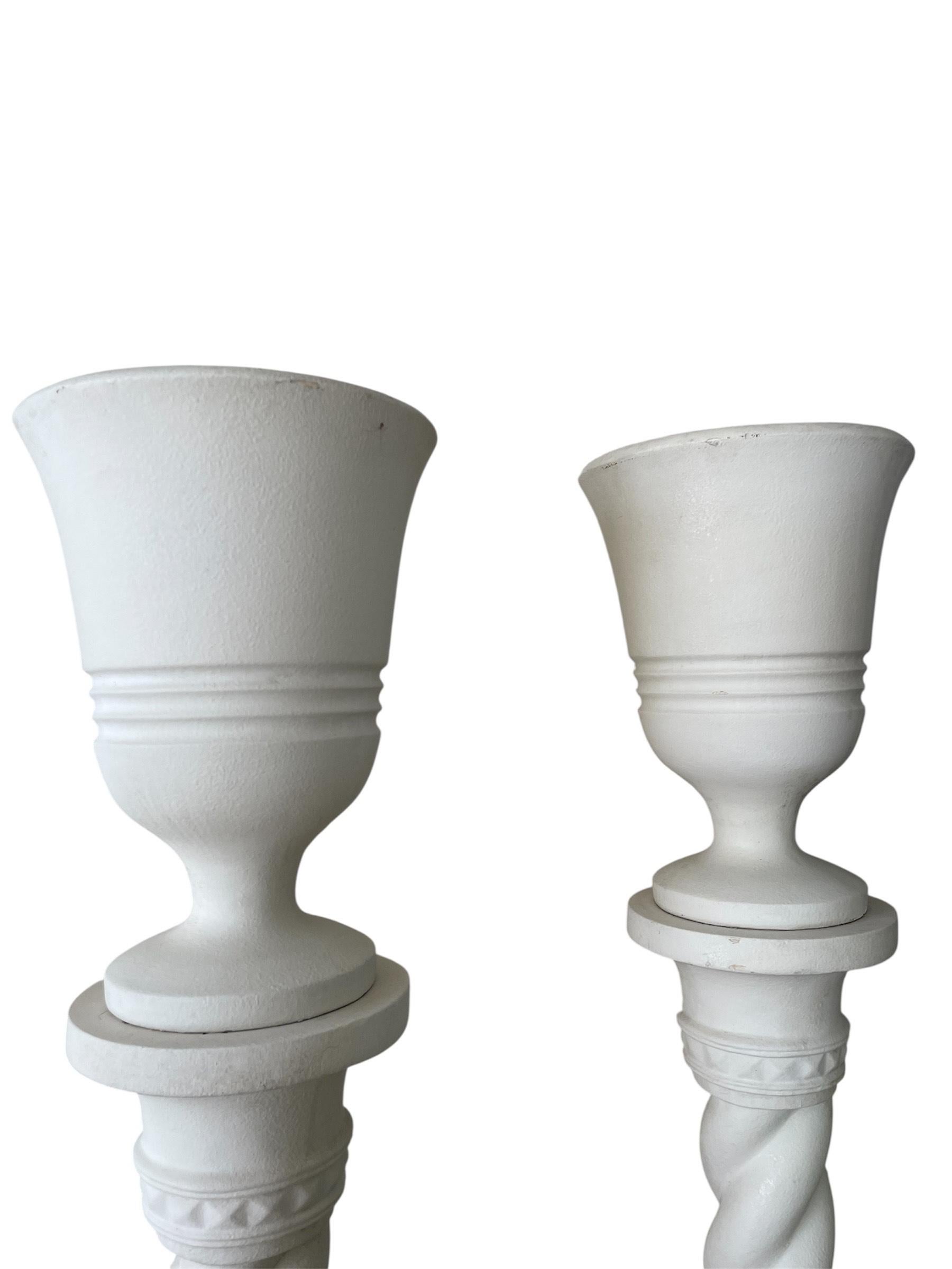Fait main A.C. Moreux Paire de colonnes en plâtre et de bassins illuminés, France, années 1940 en vente