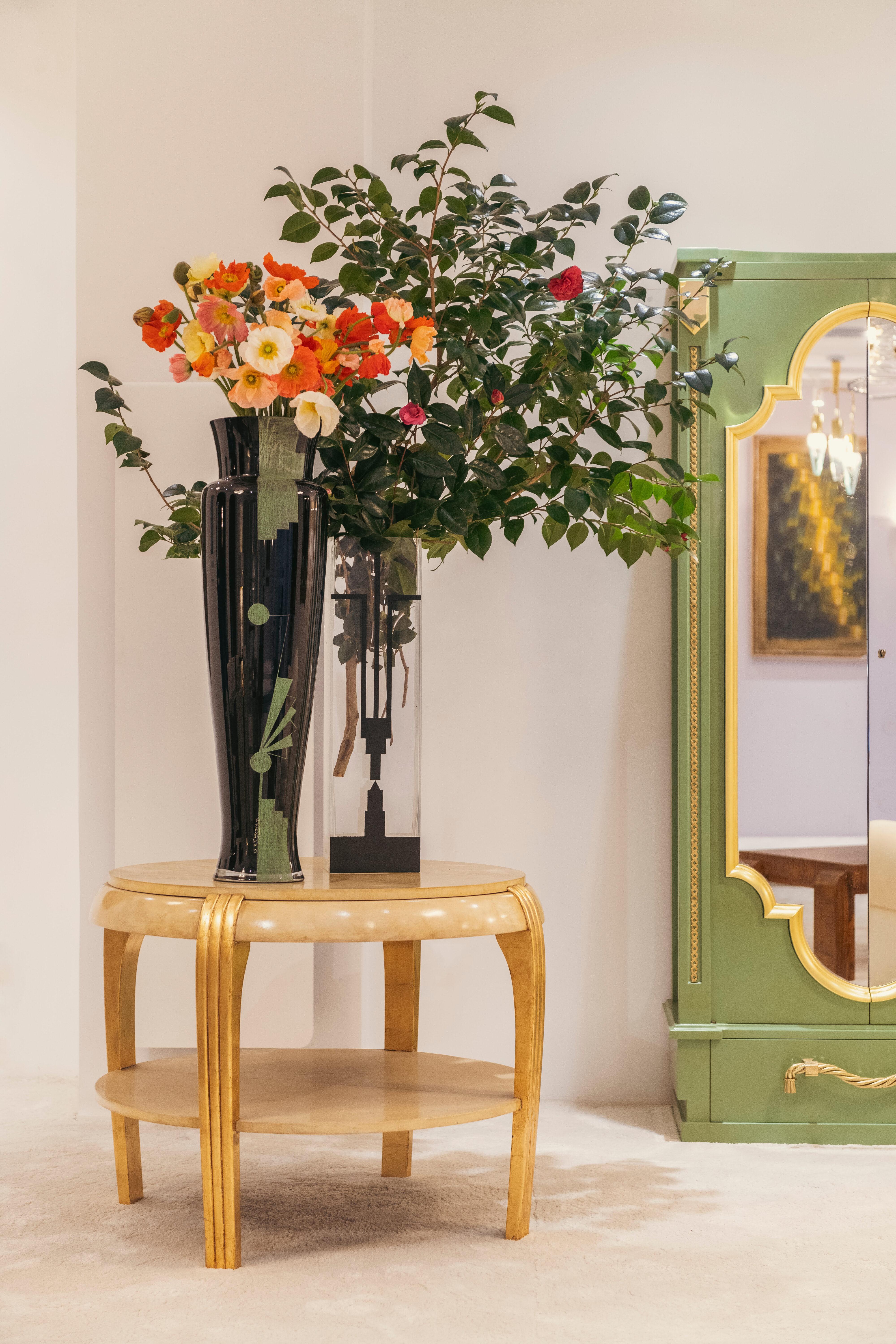 Attr. Table guéridon Maurice Dufrène en bois doré et parchemin années 1930 en vente 6