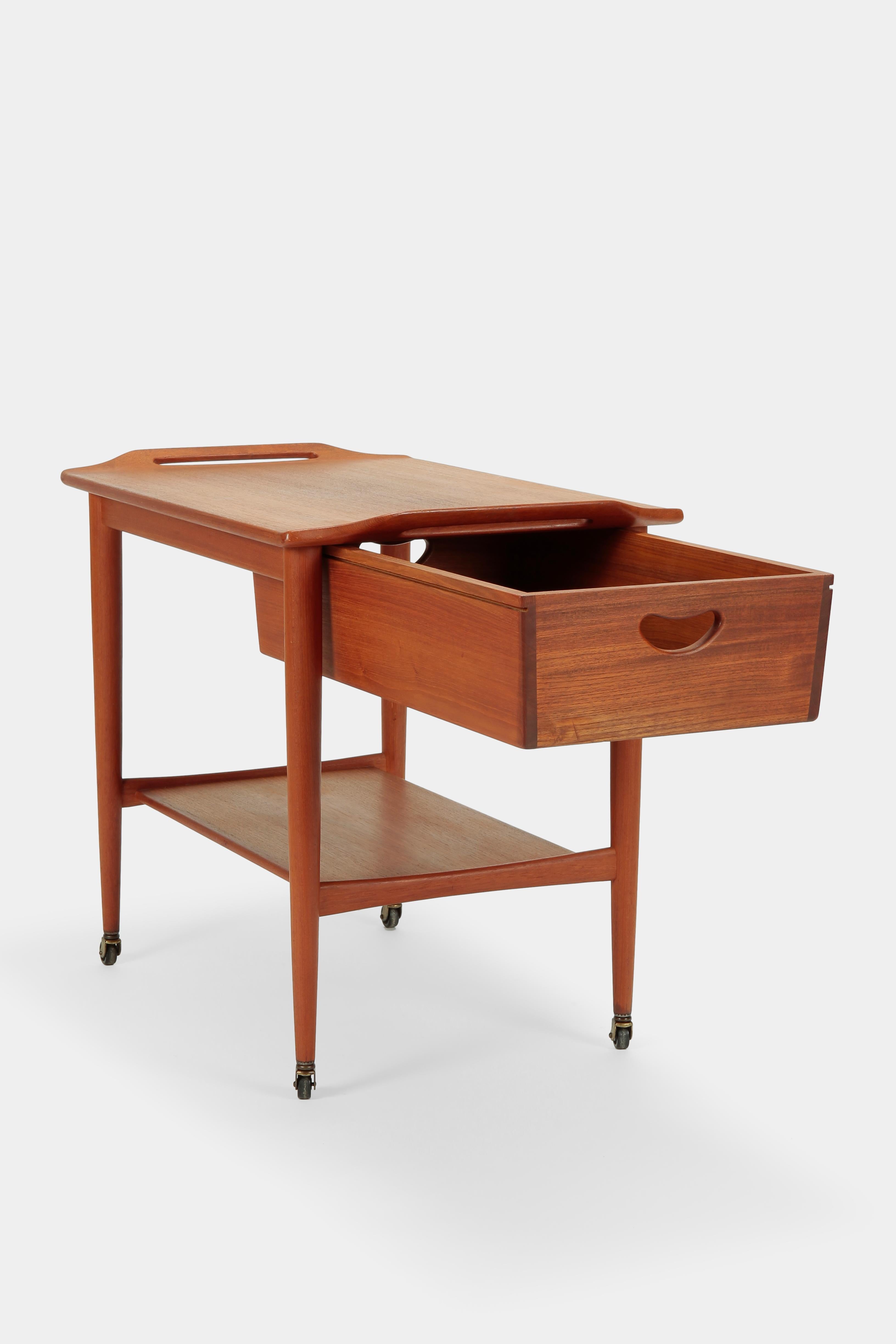 Bar Cart Teak Attributed to Poul Hundevad, 1950s In Good Condition In Basel, CH