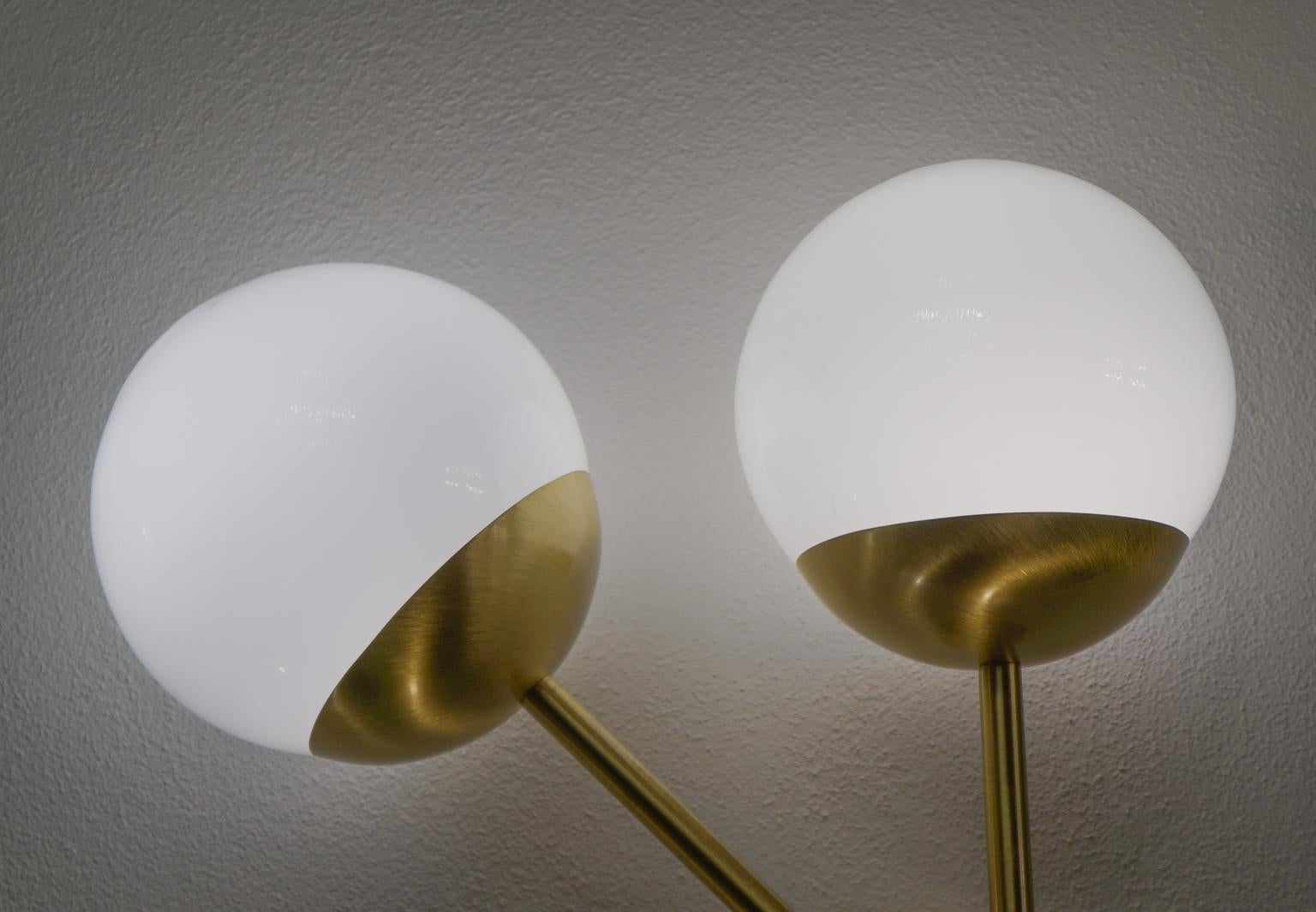 Hand-Crafted Attributed Stilnovo Mid-Century Modern White Pair of Murano Glass Wall Sconces For Sale