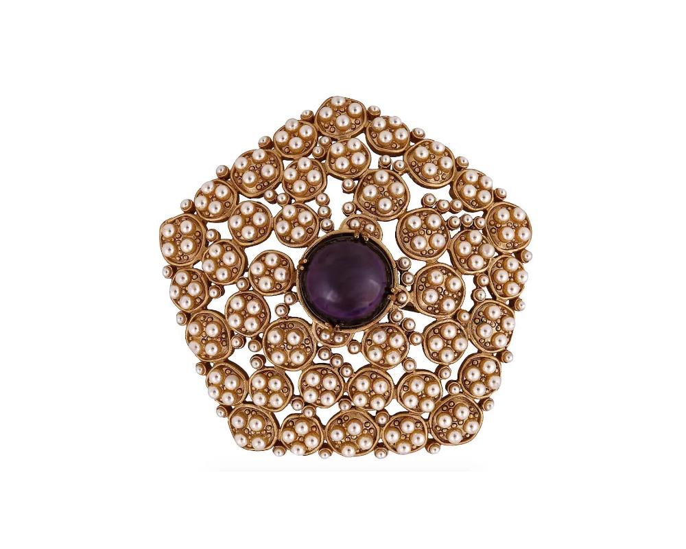 Attr To Chanel And Gripoix Glass Cluster Brooch In Good Condition For Sale In New York, NY