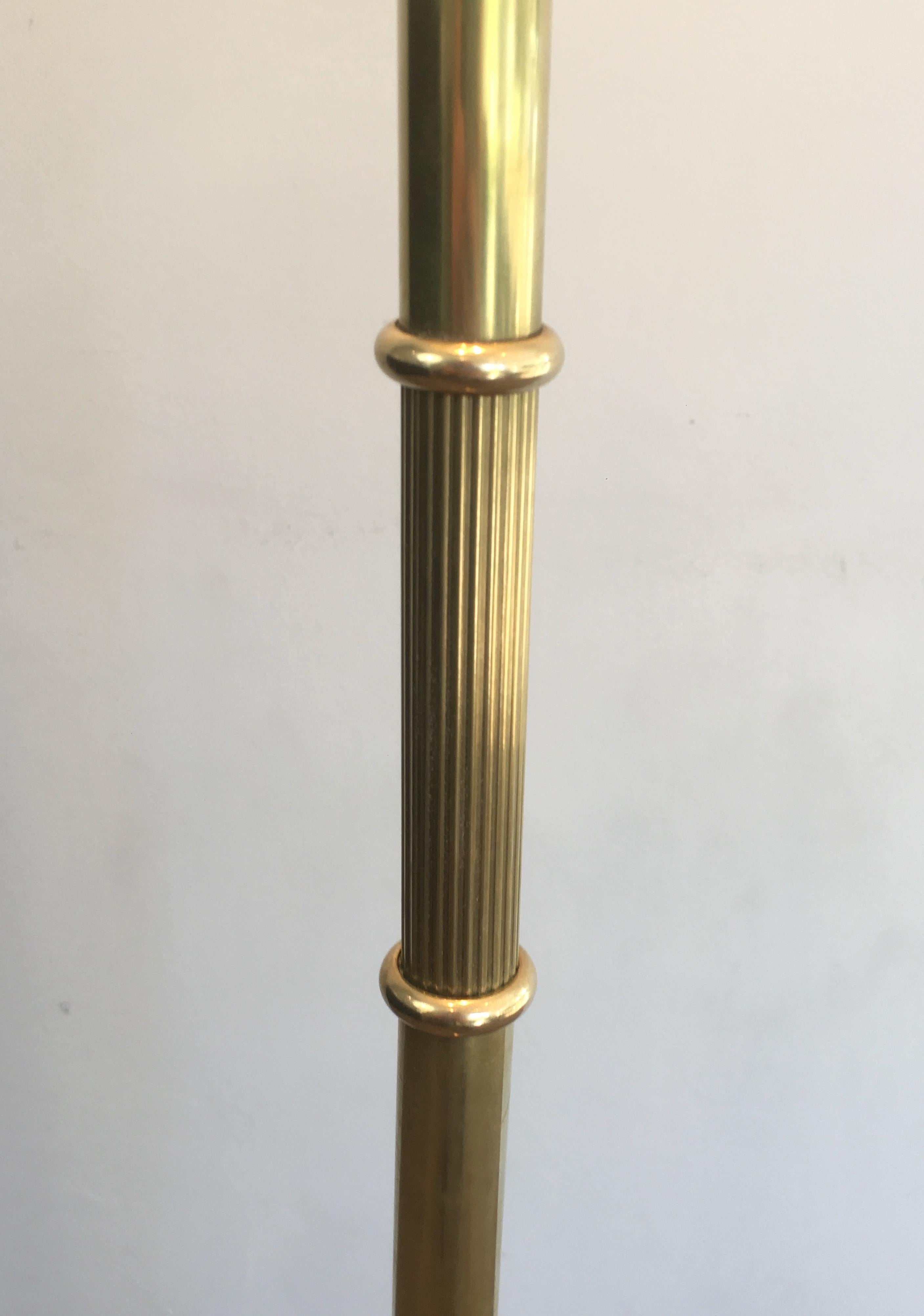 Attr. to Guy Lefèvre for Jansen, Neoclassical Brass Floor Lamp with Claw Feet In Good Condition In Marcq-en-Barœul, Hauts-de-France