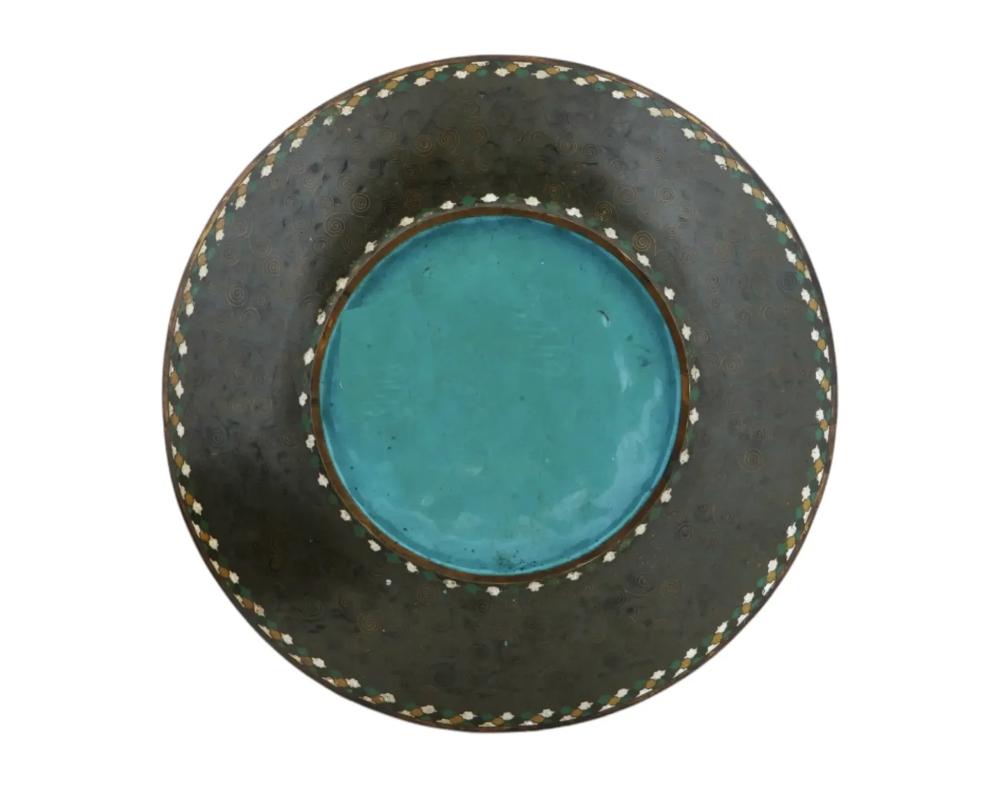 Pair of Meiji Japanese Cloisonne Enamel Charges Plates Attributed To Hayashi In Good Condition For Sale In New York, NY
