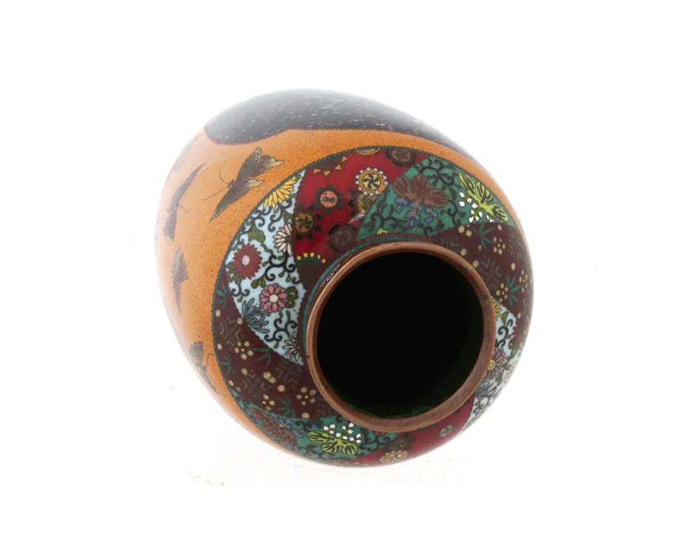 Antike japanische Cloisonné-Schmetterlingsvase aus Goldstein und Emaille, Honda zugeschrieben Honda im Angebot 1