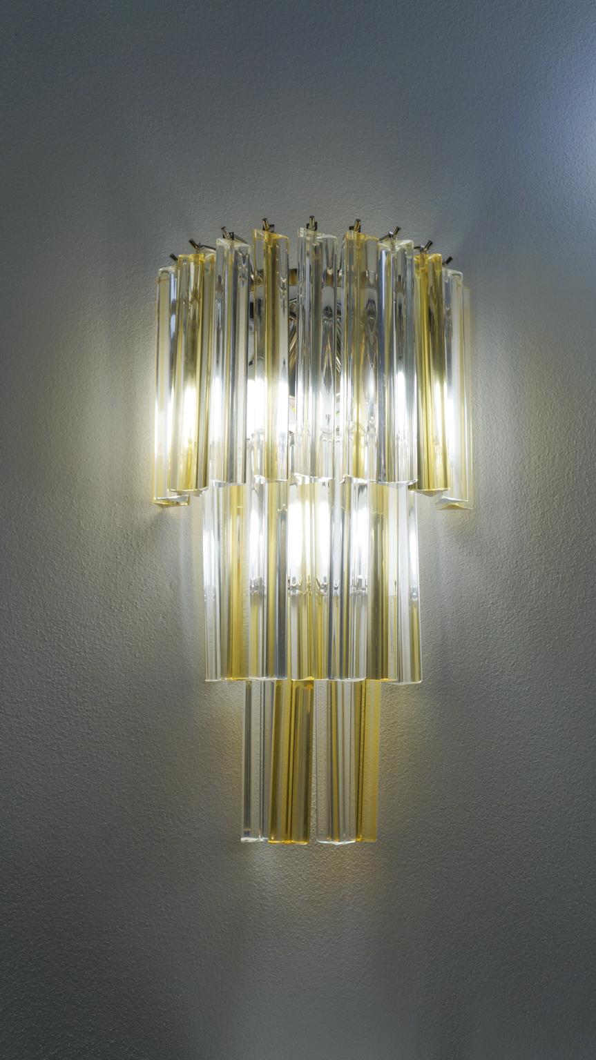Venini Attributed Mid-Century Modern Pair of Murano Glass Triedri Wall Sconces For Sale 2