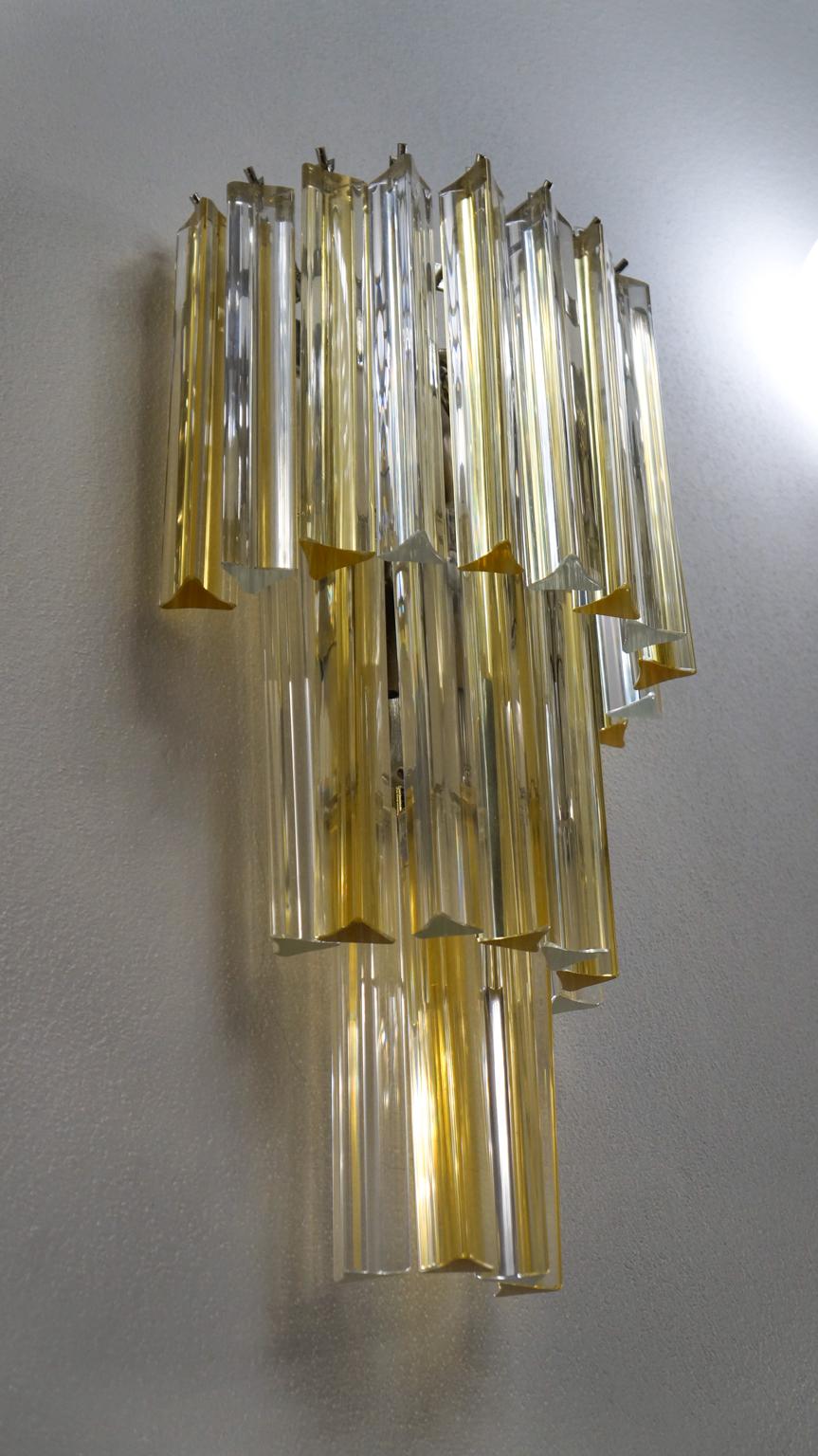 Italian Venini Attributed Mid-Century Modern Pair of Murano Glass Triedri Wall Sconces For Sale