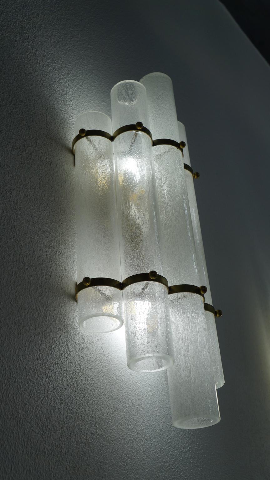 Attr. Venini Mid-Century Modern Pulegoso Pair of Murano Glass Wall Sconces, 1960 For Sale 9