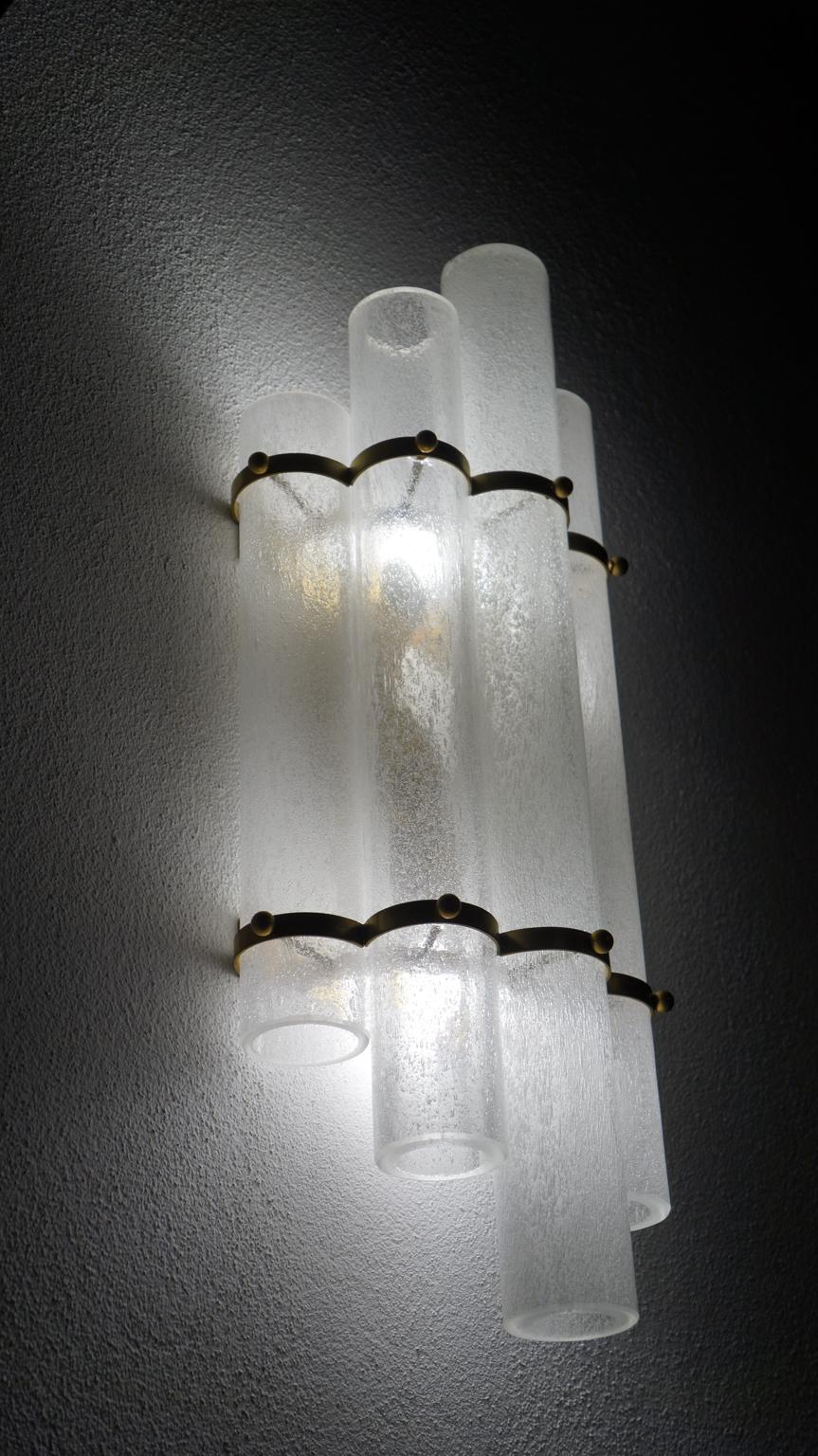 Attr. Venini Mid-Century Modern Pulegoso Pair of Murano Glass Wall Sconces, 1960 For Sale 13