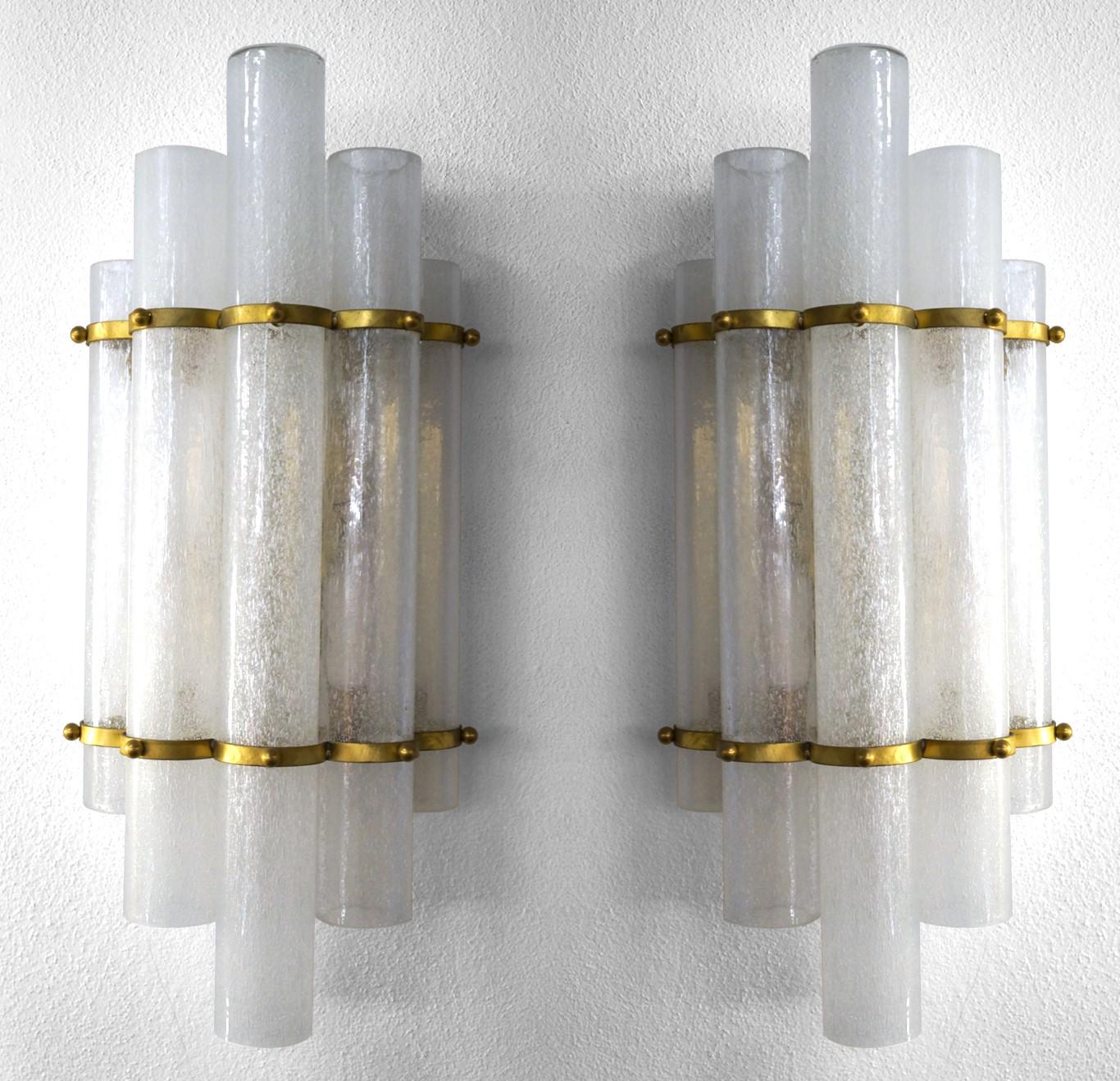 Attr. Venini Mid-Century Modern Pulegoso Pair of Murano Glass Wall Sconces, 1960 For Sale 14