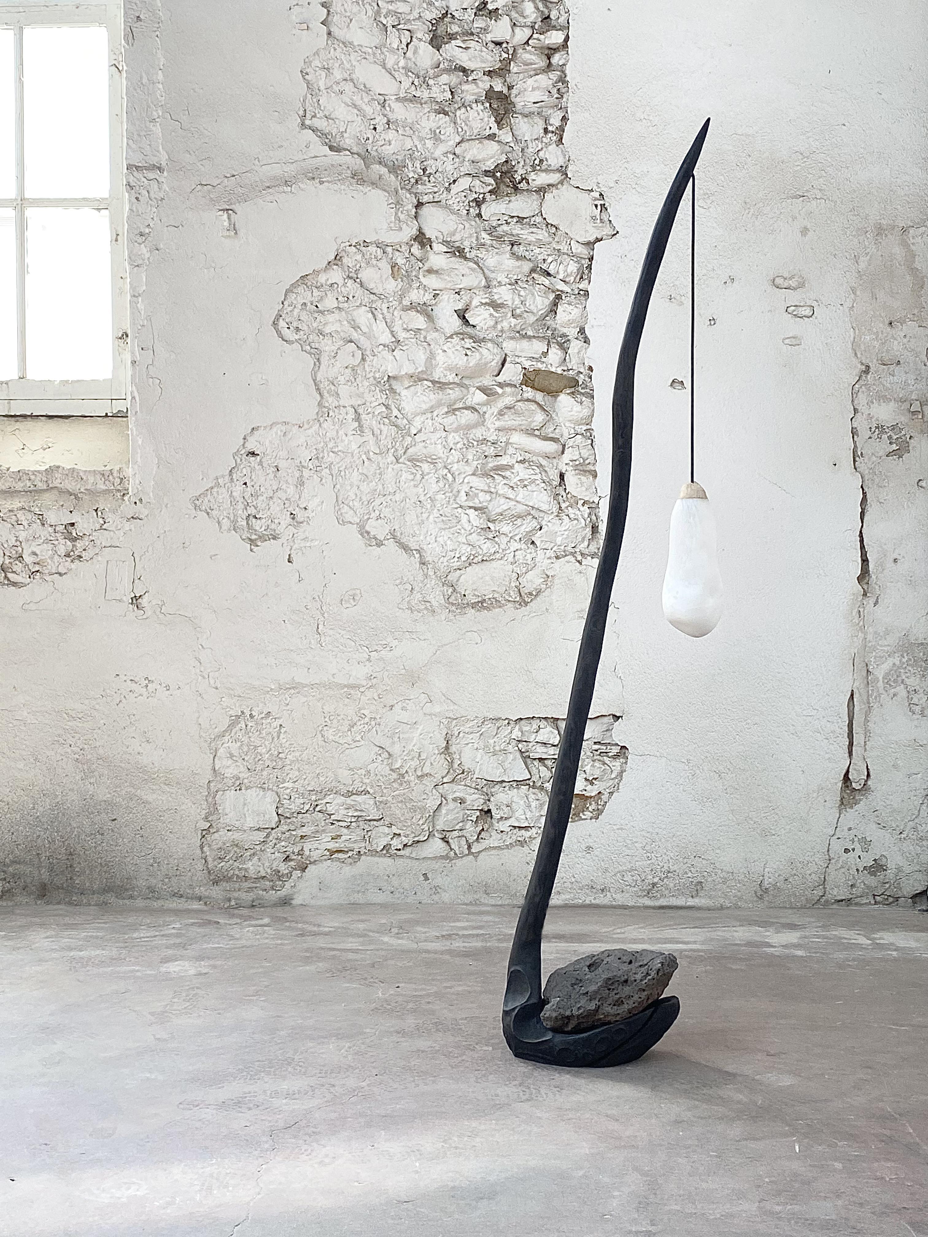 Organische skulpturale schwarze holz & glas Contemporary stehlampe von Jérôme Pereira (Glas) im Angebot