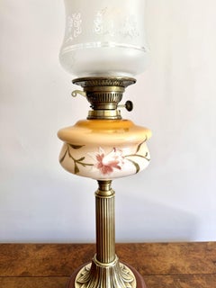 Attractive antique Edwardian quality brass oil lamp