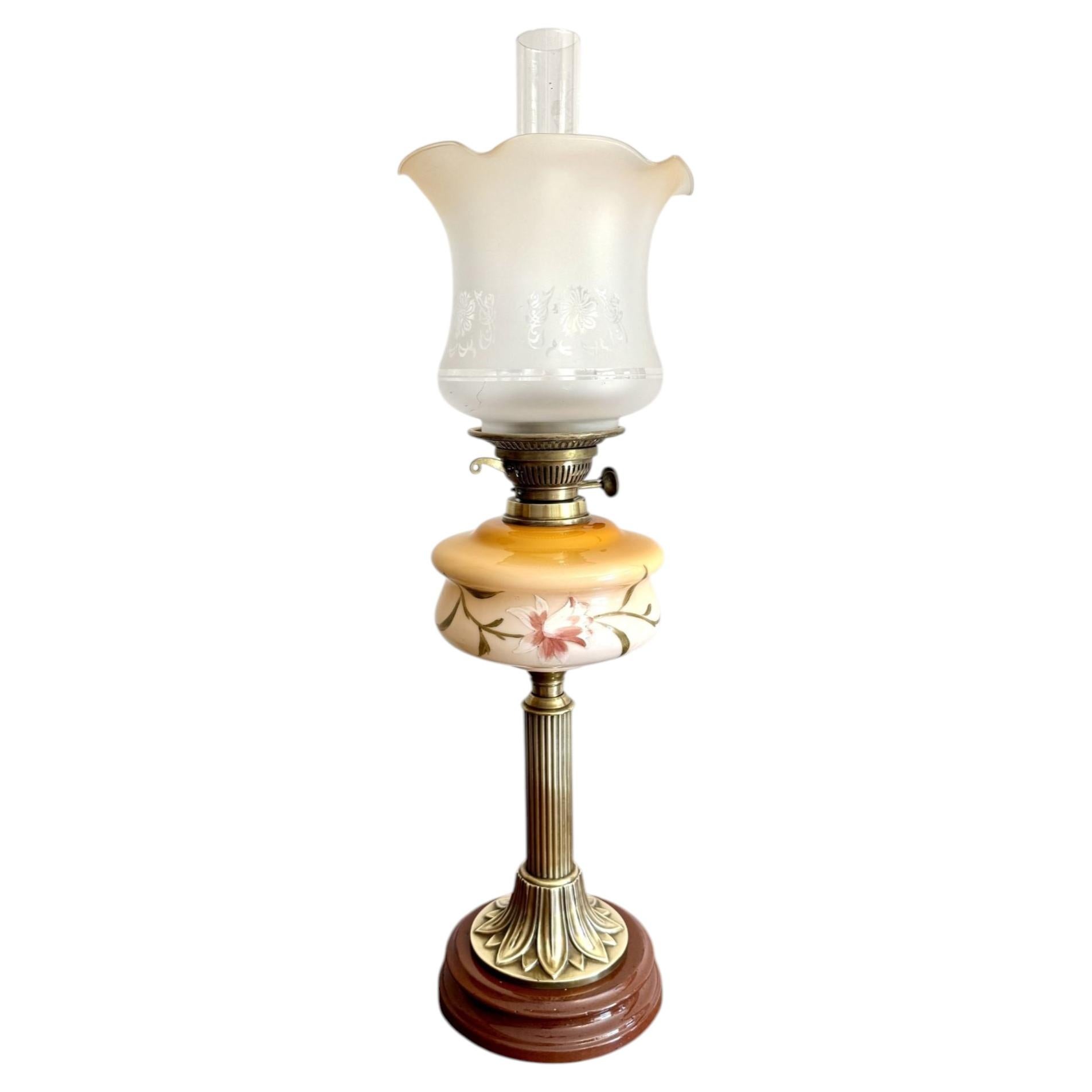 Attractive antique Edwardian quality brass oil lamp
